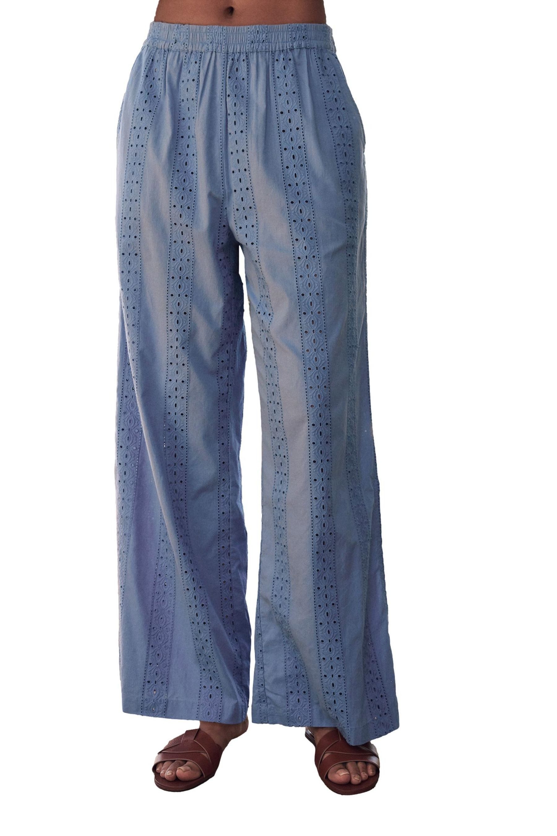 LAURA ASHLEY Strandhose Laura Ashley Strandhose mit Lochstickerei (1-tlg) günstig online kaufen