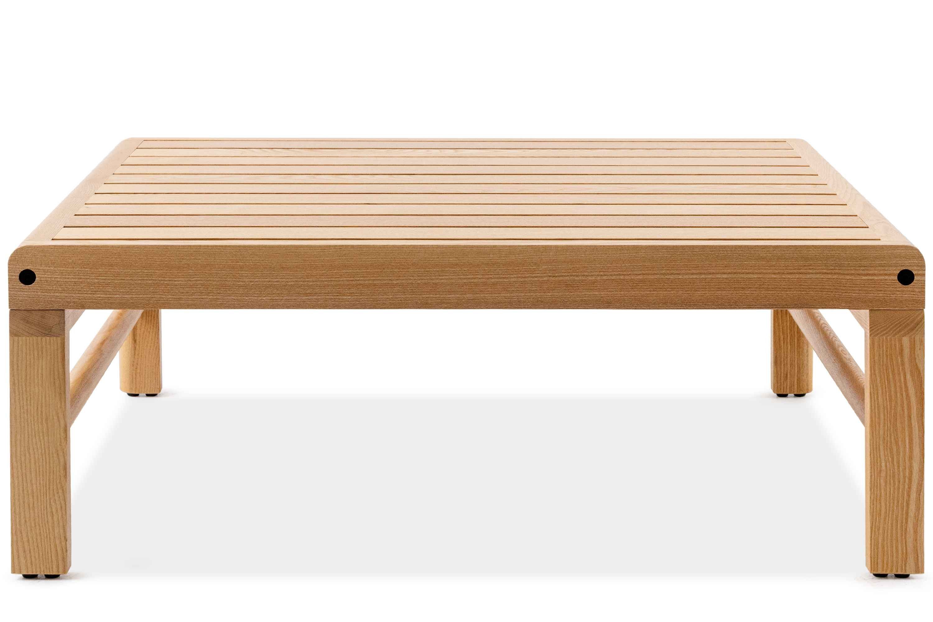 KONSIMO® Gartentisch ATREDA Kaffeetisch, hergestellt in der EU (1 Tisch), handgefertigt, Eschenholz, FSC-zertifiziert