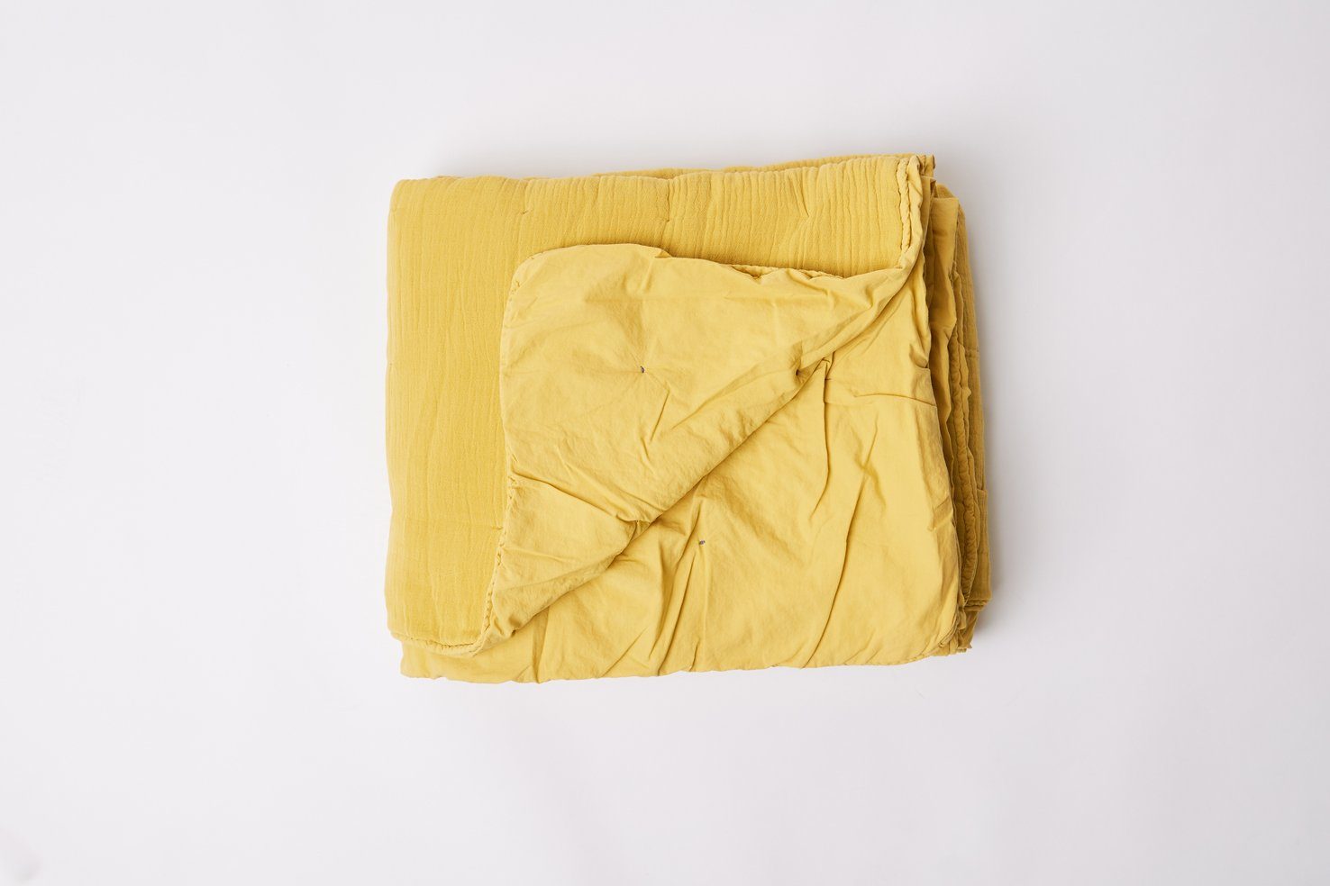 aus für lavie, und zeitgemäßen honeygold mit Baumwolle Weichheit Tagesdecke recycelter extra Look. Bio Füllung Nora, PES einen Tagesdecke