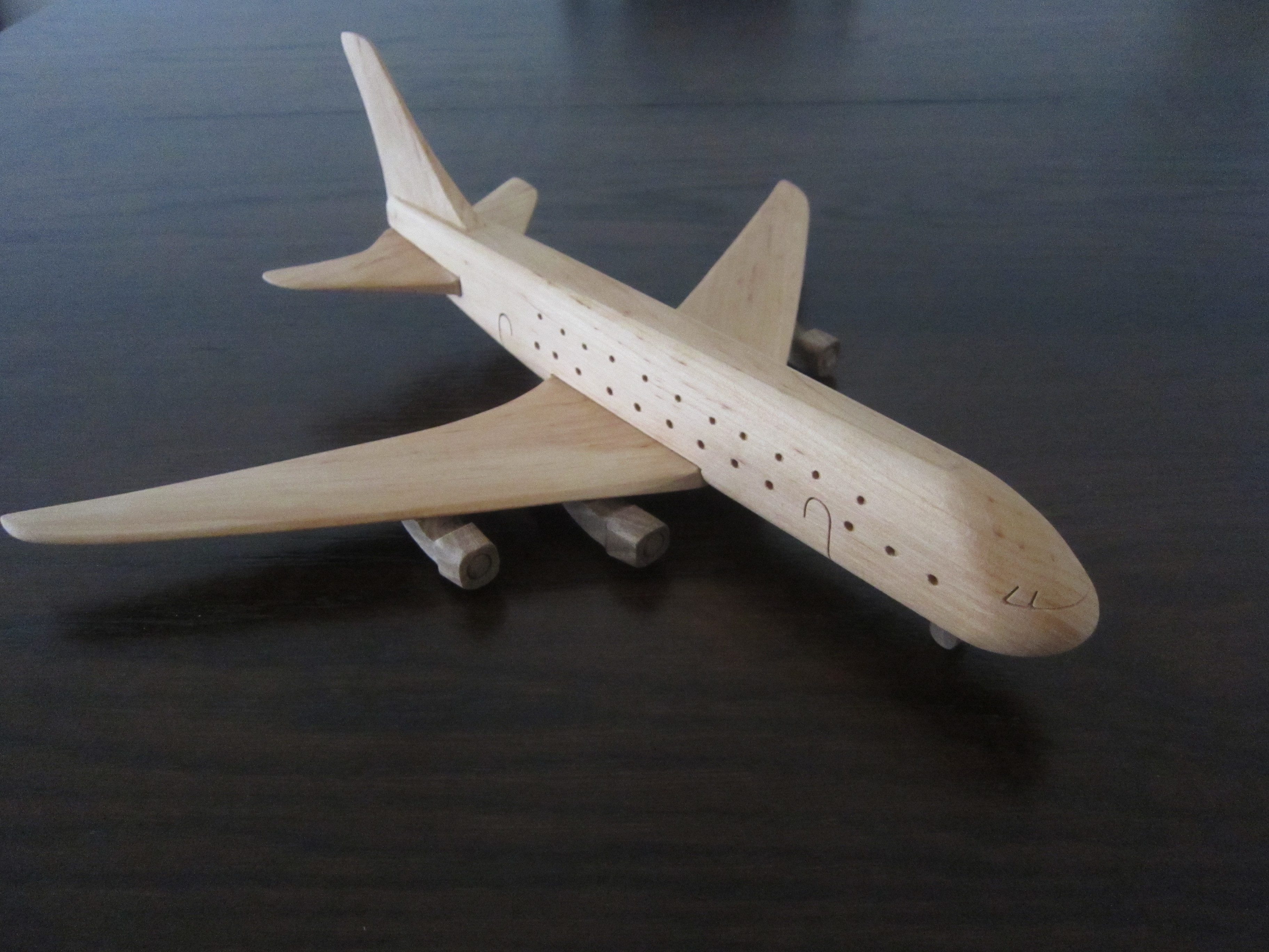 Holzprodukte Spielzeug-Flugzeug Passagierflugzeug Flugzeug Jumbo Jet Jumbojet Flieger Holz HANDARBEIT