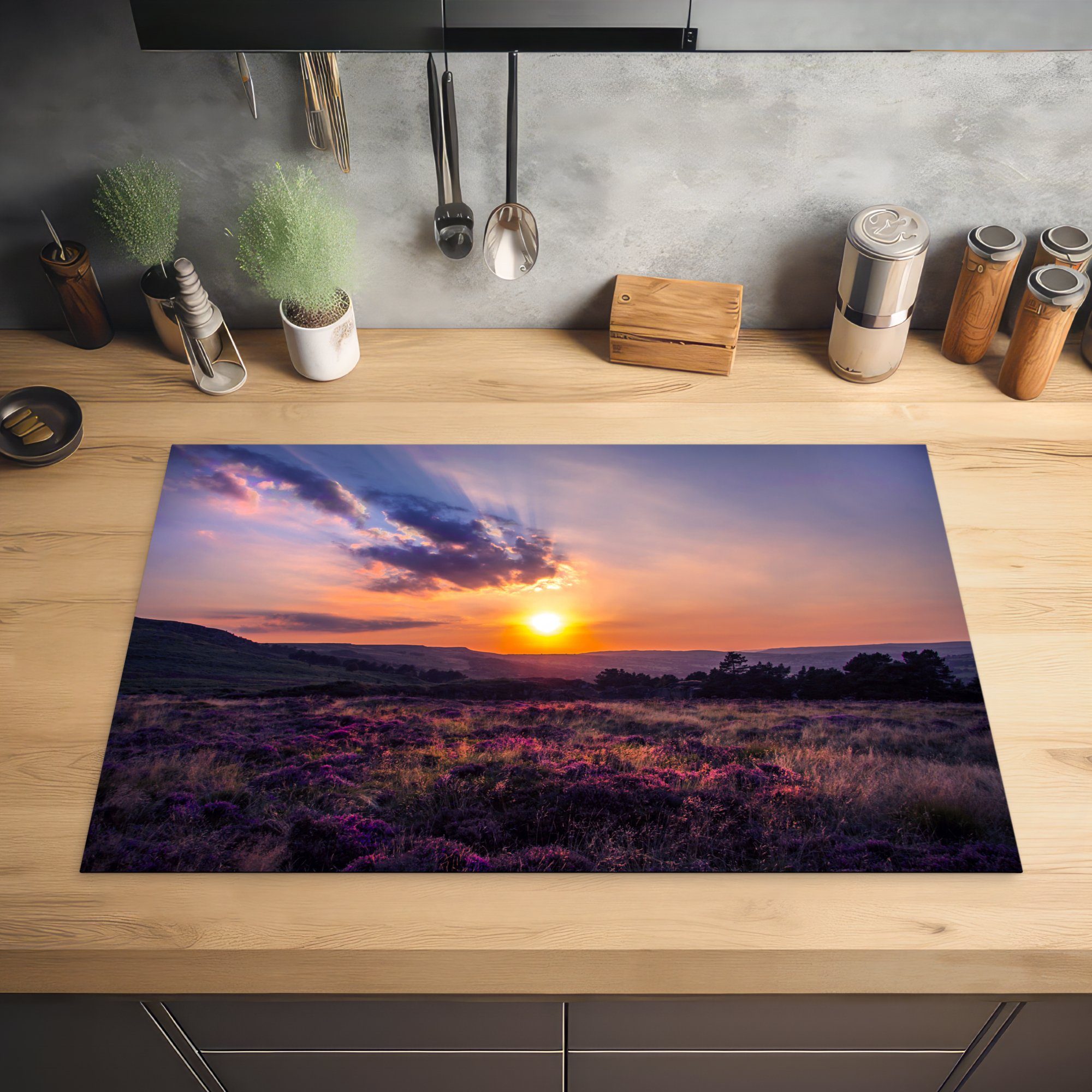 MuchoWow Herdblende-/Abdeckplatte für in Heidelandschaft, cm, Sonnenuntergang Ceranfeldabdeckung küche, 81x52 der tlg), die Schutz Vinyl, Induktionskochfeld (1