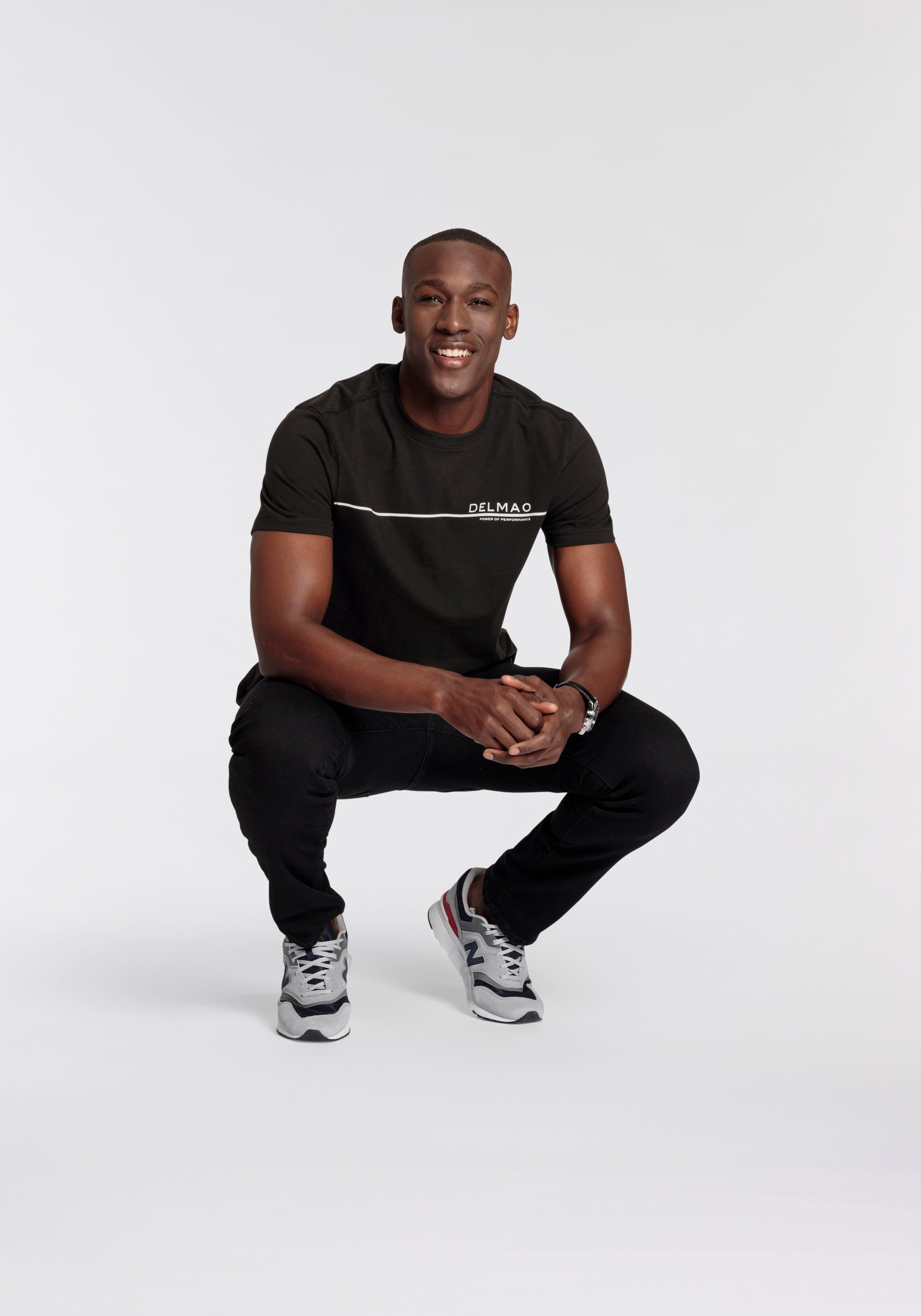 DELMAO T-Shirt Kurzarm, mit coolem Print, Rundhalsausschnitt, aus 100% Baumwolle