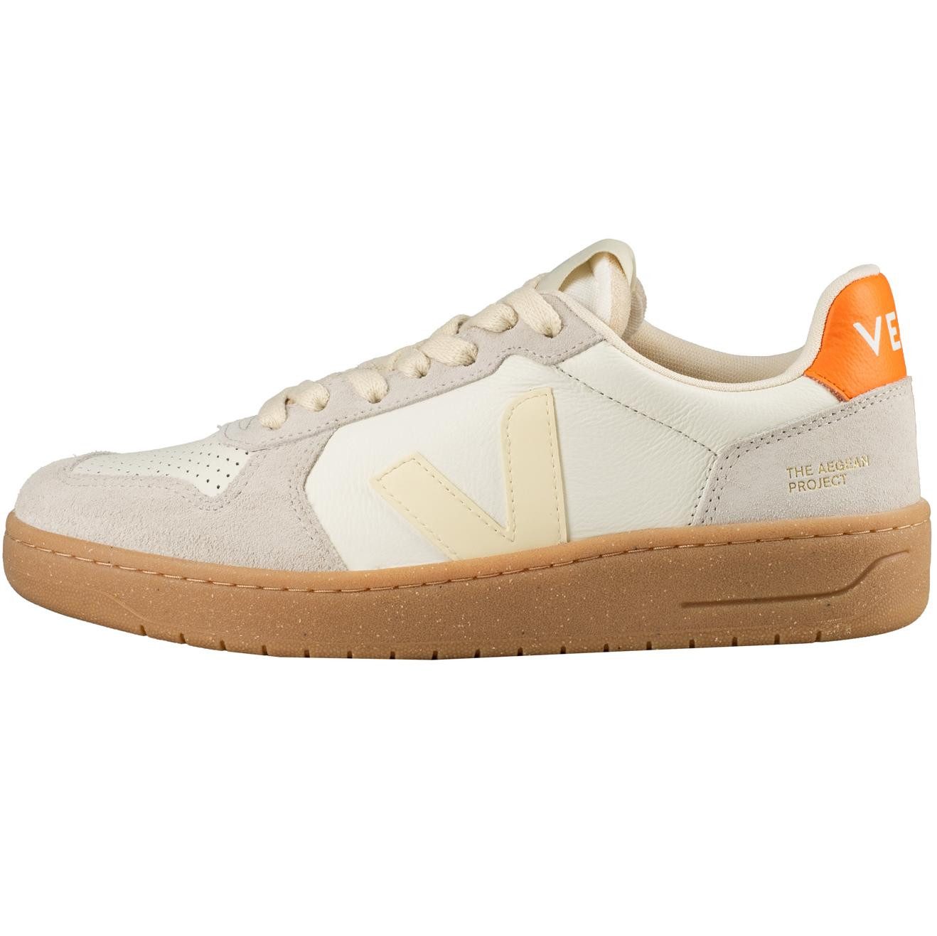 VEJA Veja V-82 Leather Sneaker