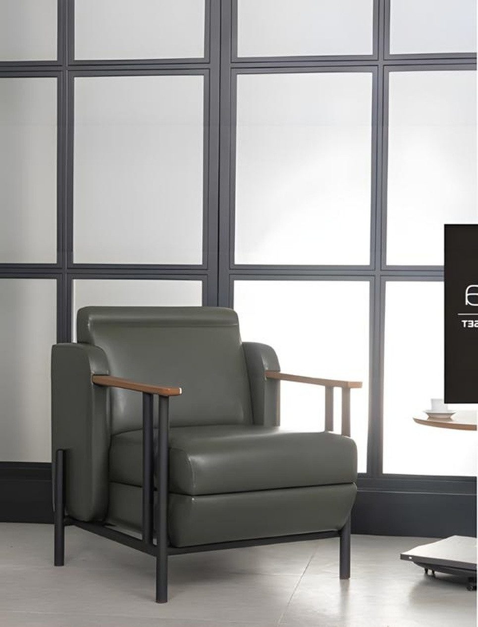 Xlmoebel Loungesessel Eleganter Sessel aus Massivholz, Edelstahl und Leder (Sessel), Hergestellt in Europa