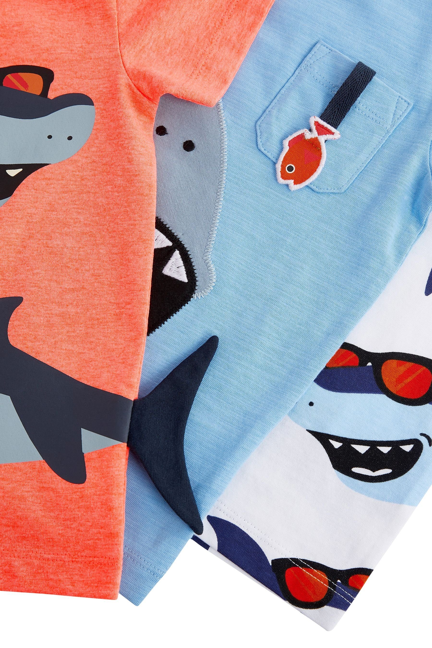 Next T-Shirt Kurzärmelige T-Shirts mit Shark Blue/Pink (3-tlg) Figurenmotiv, 3er-Pack