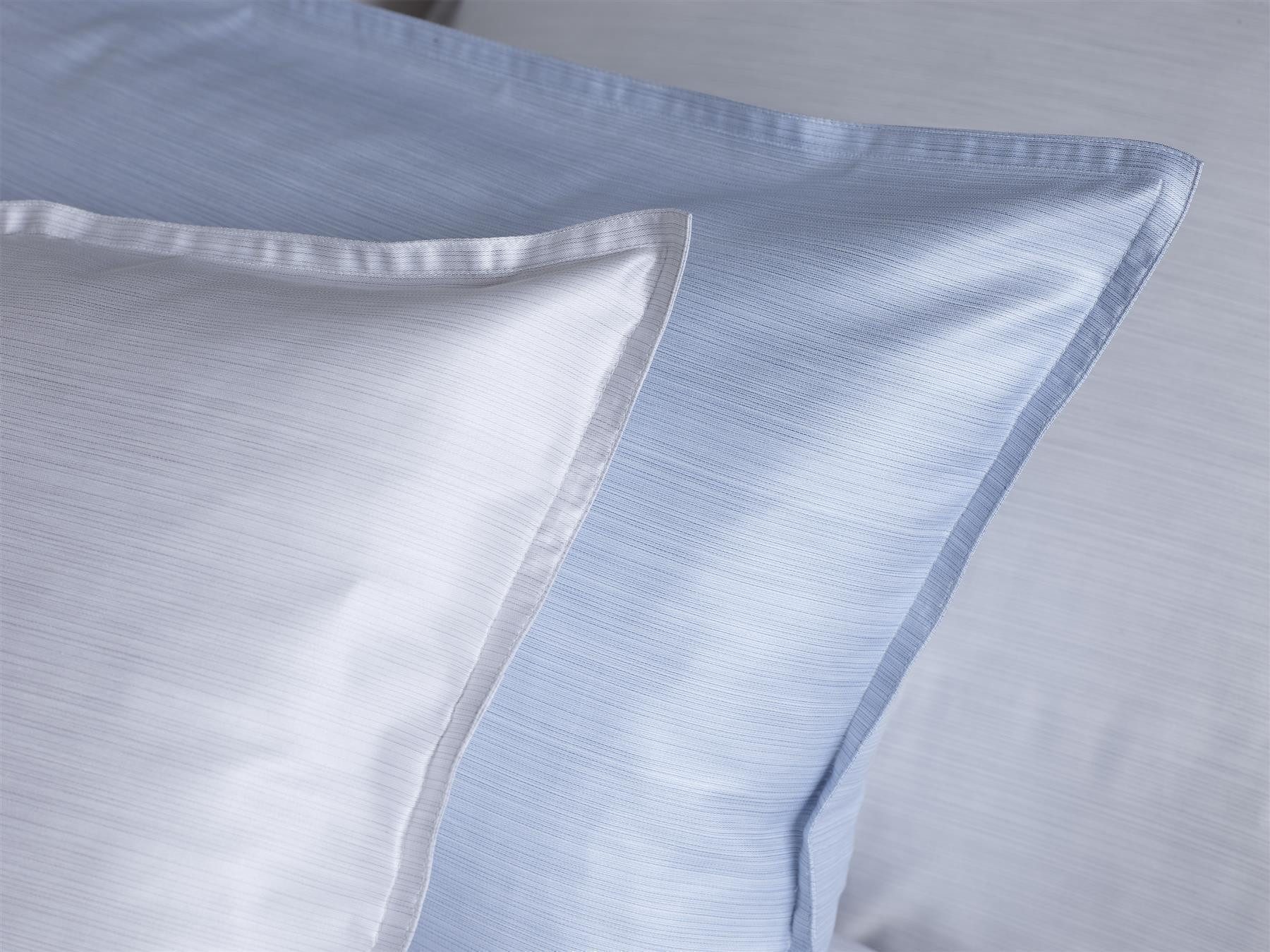 Curt Bauer Bettwäsche Mako-Brokat-Satin Bente sky 135 cm x 200 cm, Bettbezug Kopfkissenbezug Set kuschelig weich hochwertig