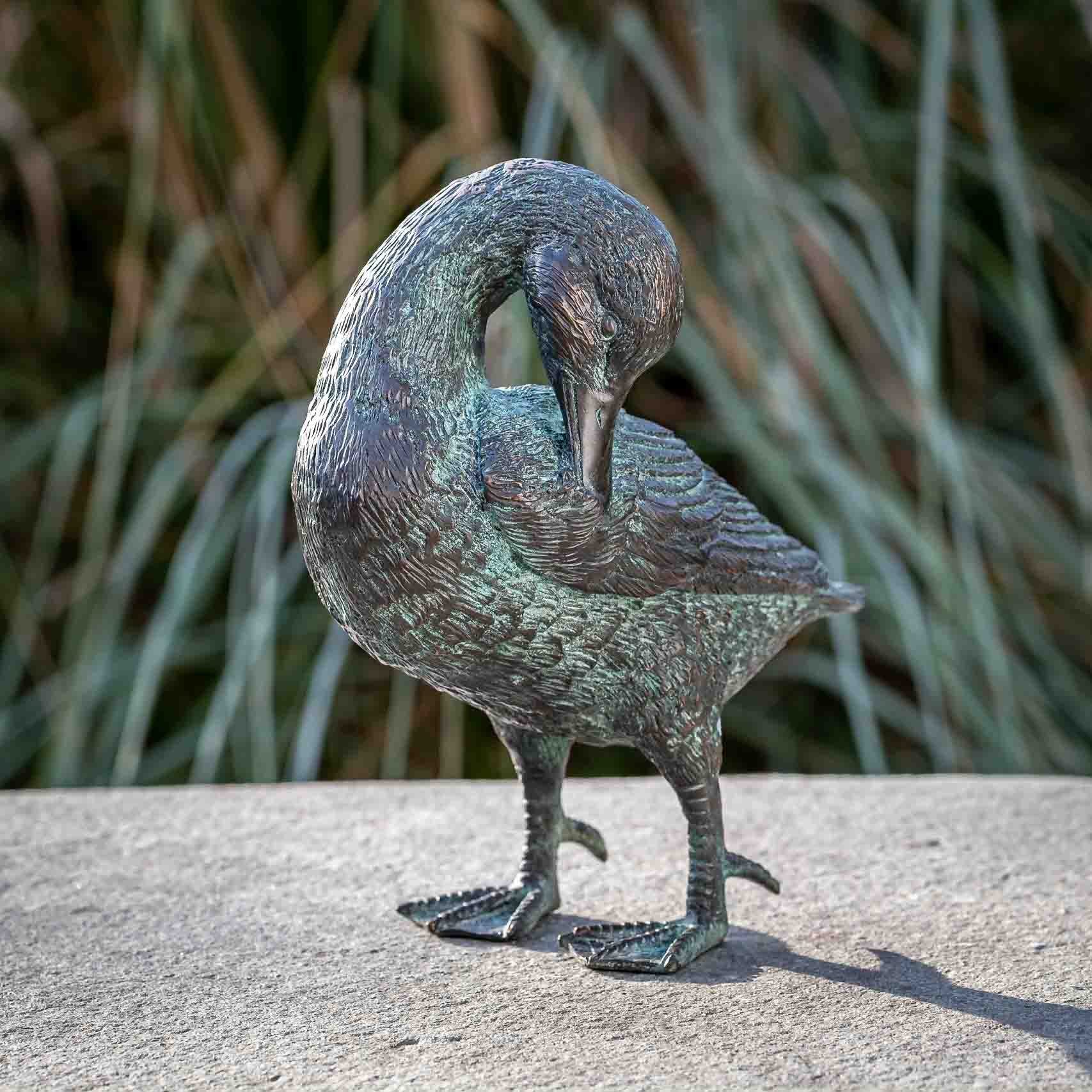 Ente IDYL die Bronze-Skulptur IDYL wäscht, sich Gartenfigur Eine Bronze