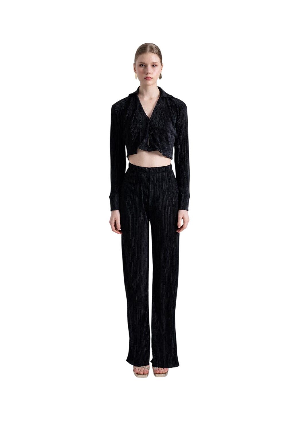 HOLLY LOLLY Langarmhemd Bequeme Knopf-Top Cropped
