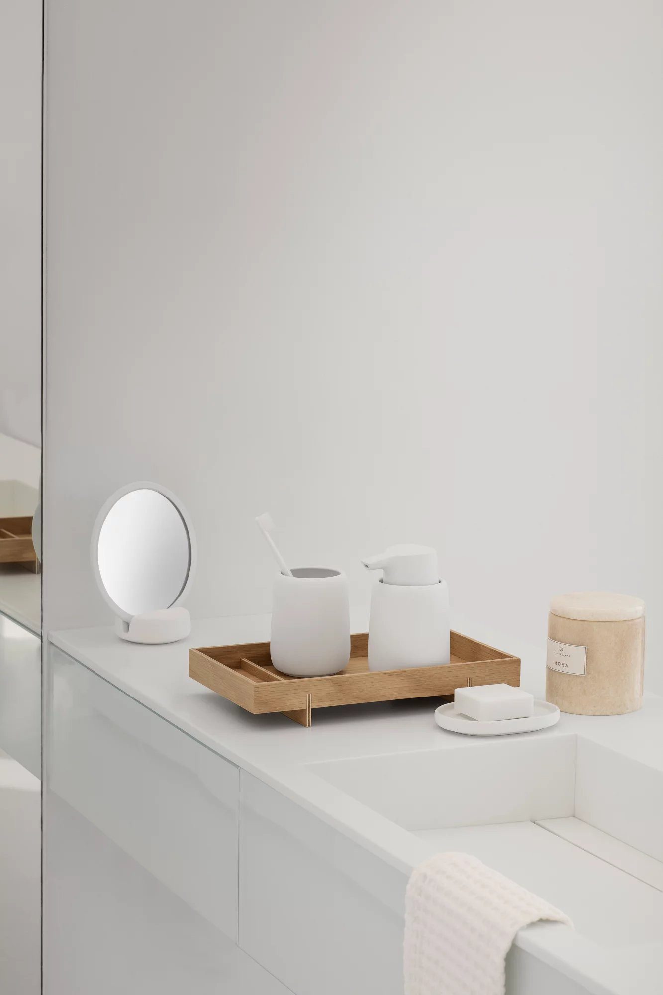 blomus Tablett -ABENTO- Elegantes Tablett aus Hartholz: Vielseitiges Design, Hartholz, Robust, Modern, Multifunktional, Elegant, Dekorativ, Praktisch