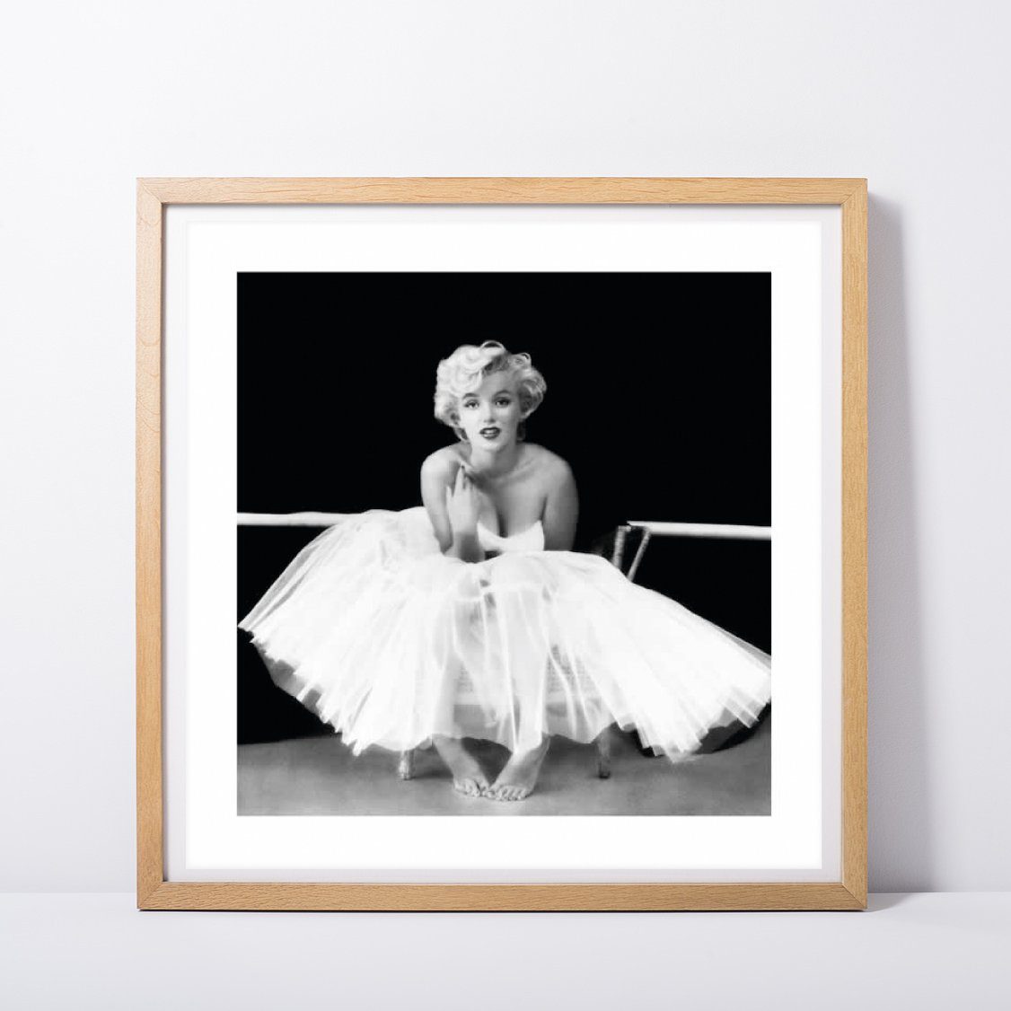 Close Up Poster Marilyn Monroe (Ballet Dancer) 30 x 30 cm