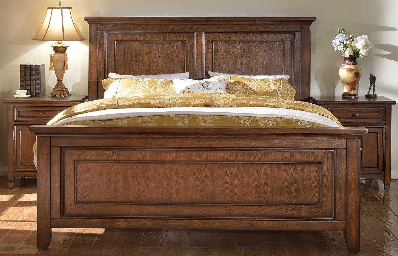 JVmoebel Holzbett Doppelbett aus Holz mit Nachttischen in warmer Brauntönung (Set, Bett, 2x Nachttische), Made in Europa