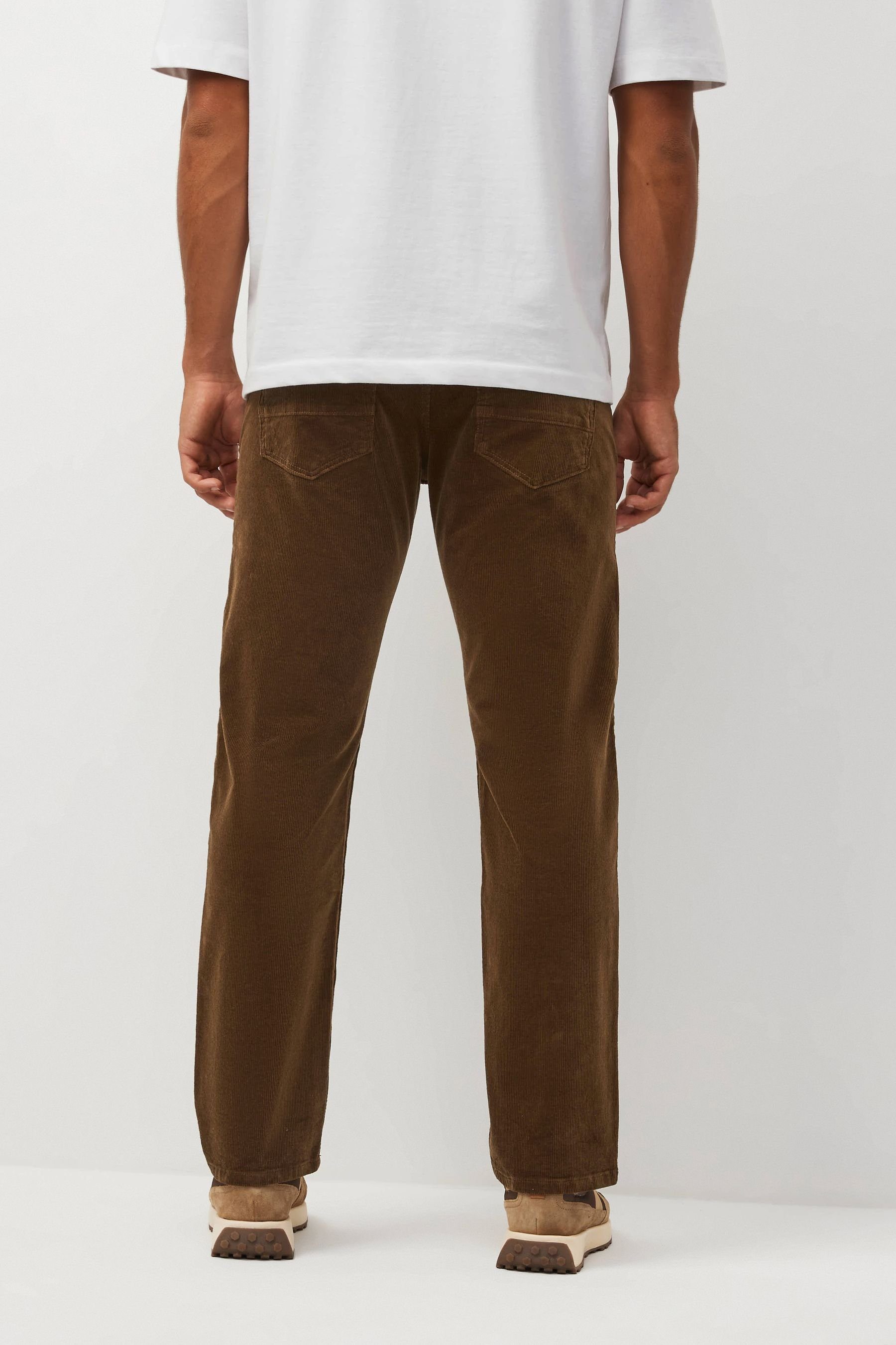 aus Next Cord Brown Fit Straight Straight-Jeans Tan 5-Pocket-Jeans im (1-tlg)