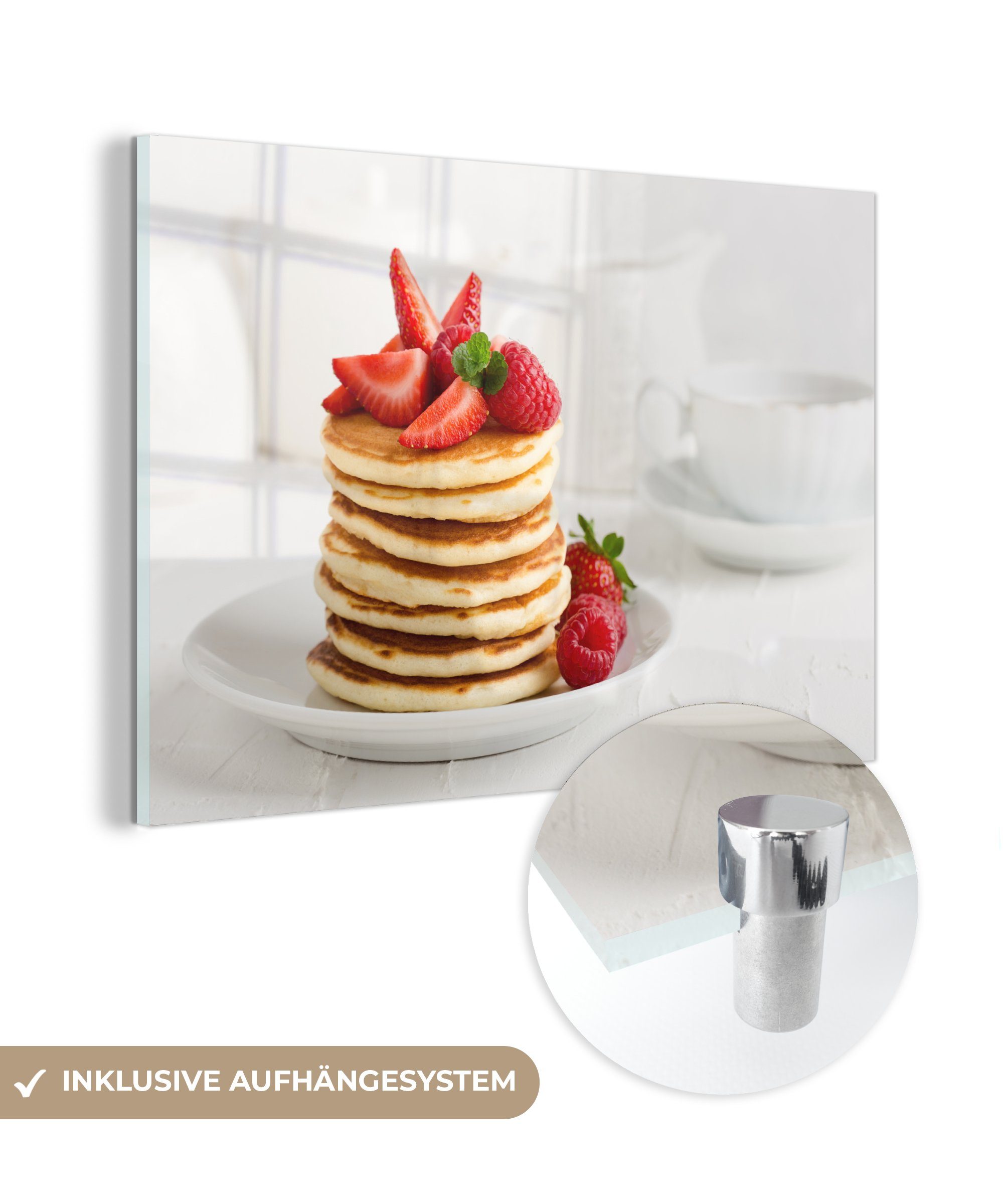 MuchoWow Acrylglasbild Pfannkuchen mit frischen Erdbeeren auf weißem Teller, (1 St), Acrylglasbilder Wohnzimmer & Schlafzimmer