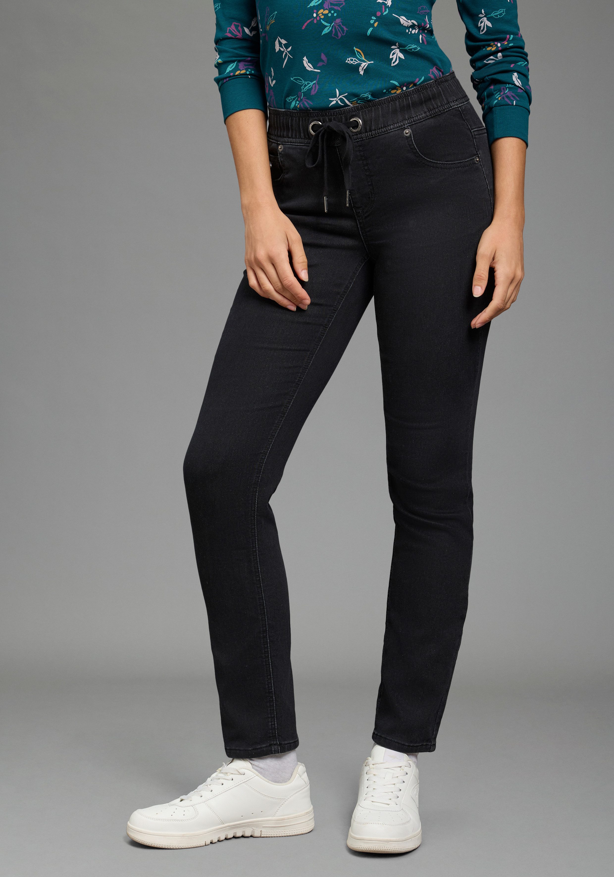 KangaROOS Jogg Pants mit Eingrifftaschen, Gesäßtaschen und Coinpocket, gerader Straight-Fit