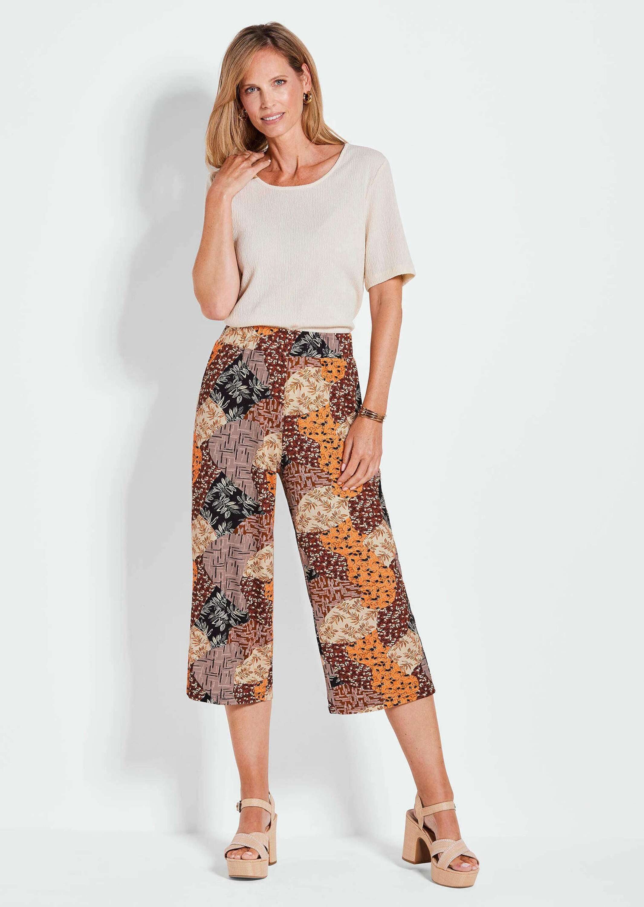 GOLDNER Schlupfhose Kurzgröße: Sommerhose VERA mit Mustermix Print Weite Schlupfhose mit Seitentaschen für Damen – Bild 2 von 5