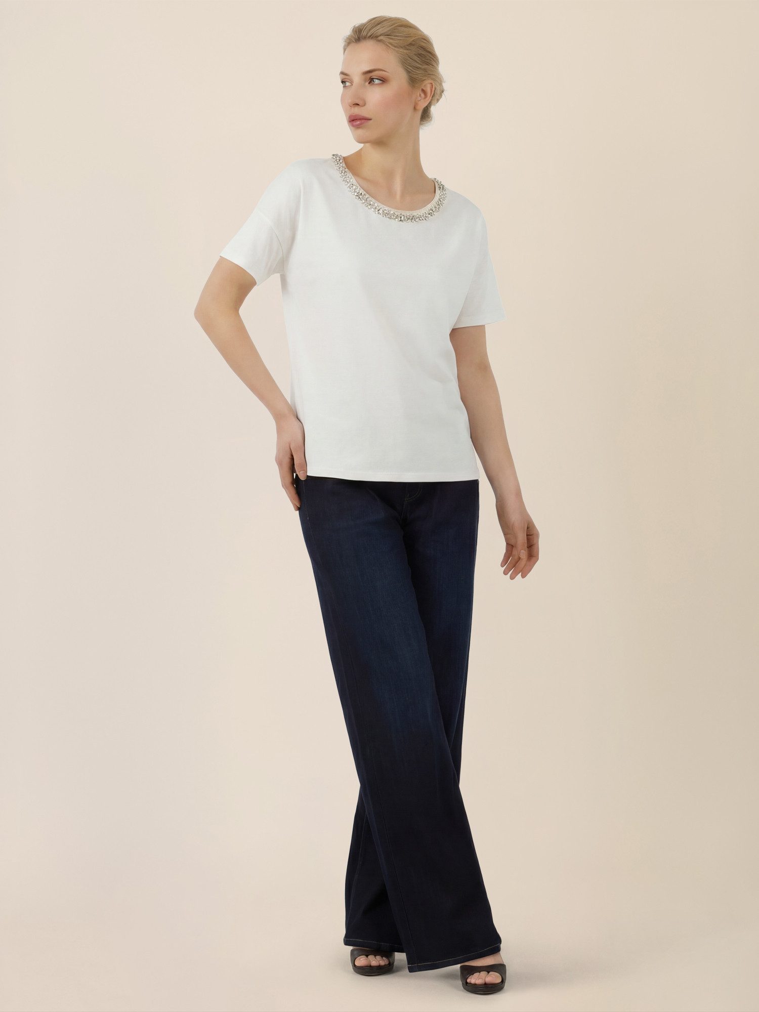 Apart Shirtbluse mit funkelndem Schmuckkragen