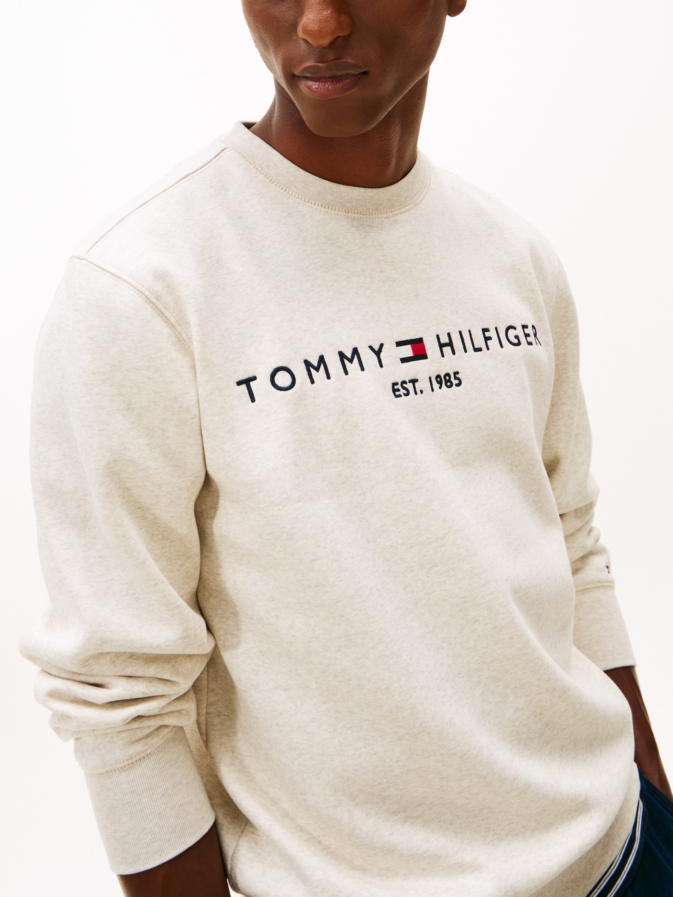 Tommy Hilfiger Sweatshirt TOMMY LOGO unifarben, casual, regular fit, Baumwollmix, Rundhals