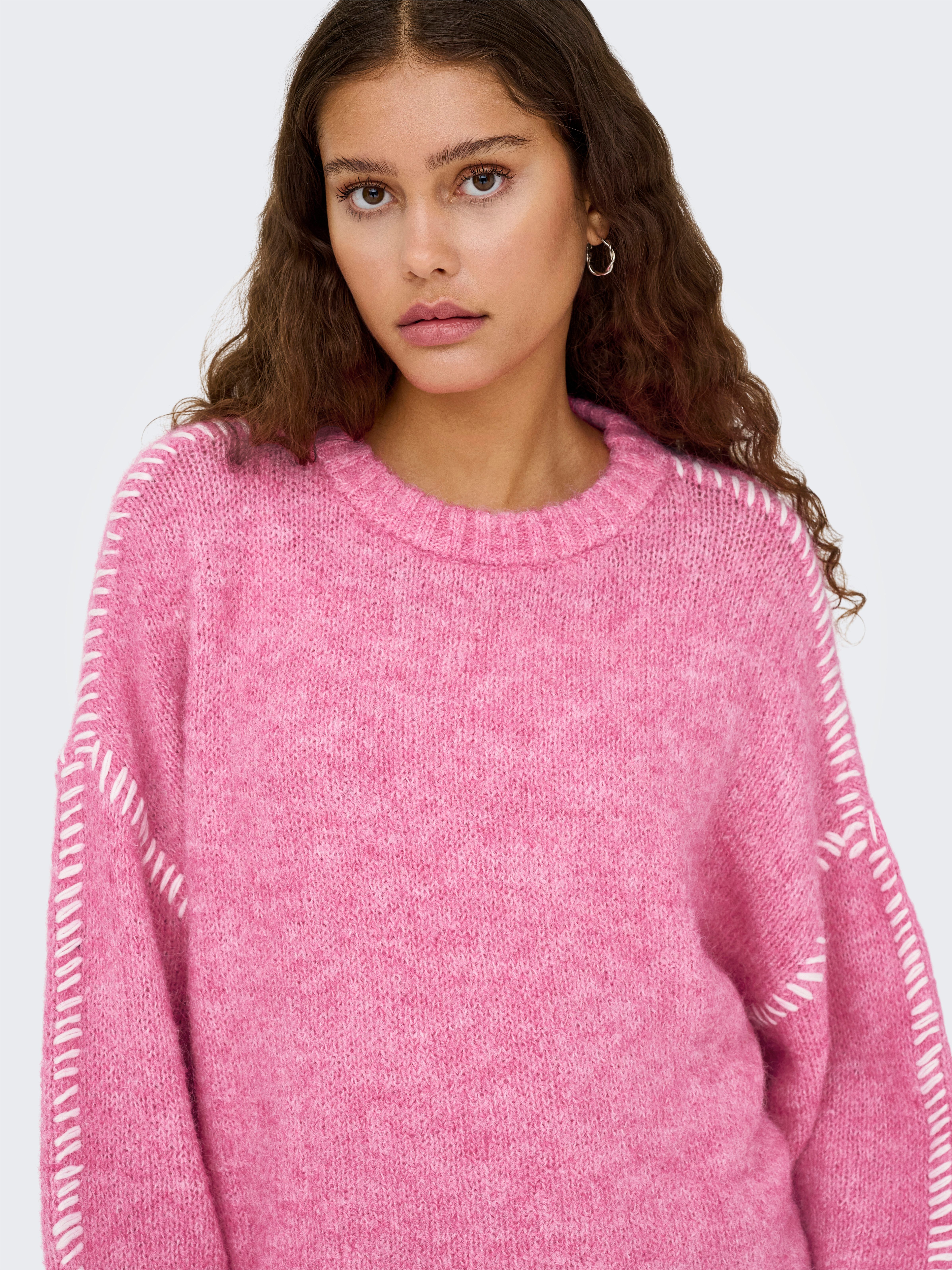 JDY Rundhalspullover JDYZOEY LIFE L/S ON STITCH PULL KNT NOOS mit dekorativen Ziernähten