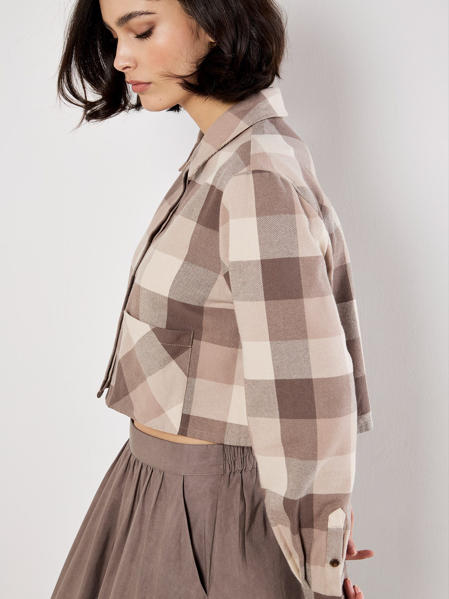 Apricot Karobluse Cropped-Hemd mit verdeckter Knopfliste