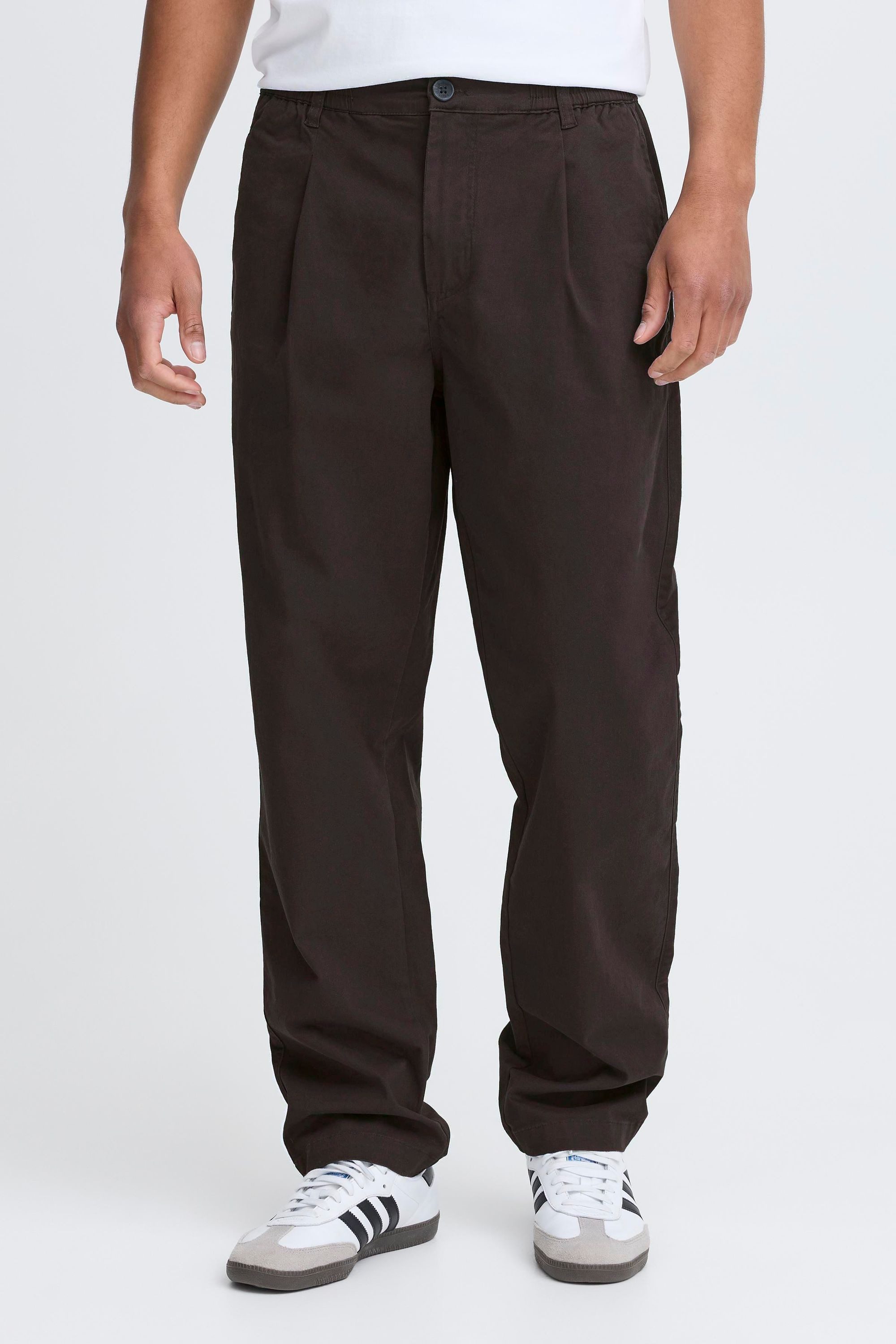 !Solid Chinohose SDLIAM PLEAT ELAST. modische günstig online kaufen