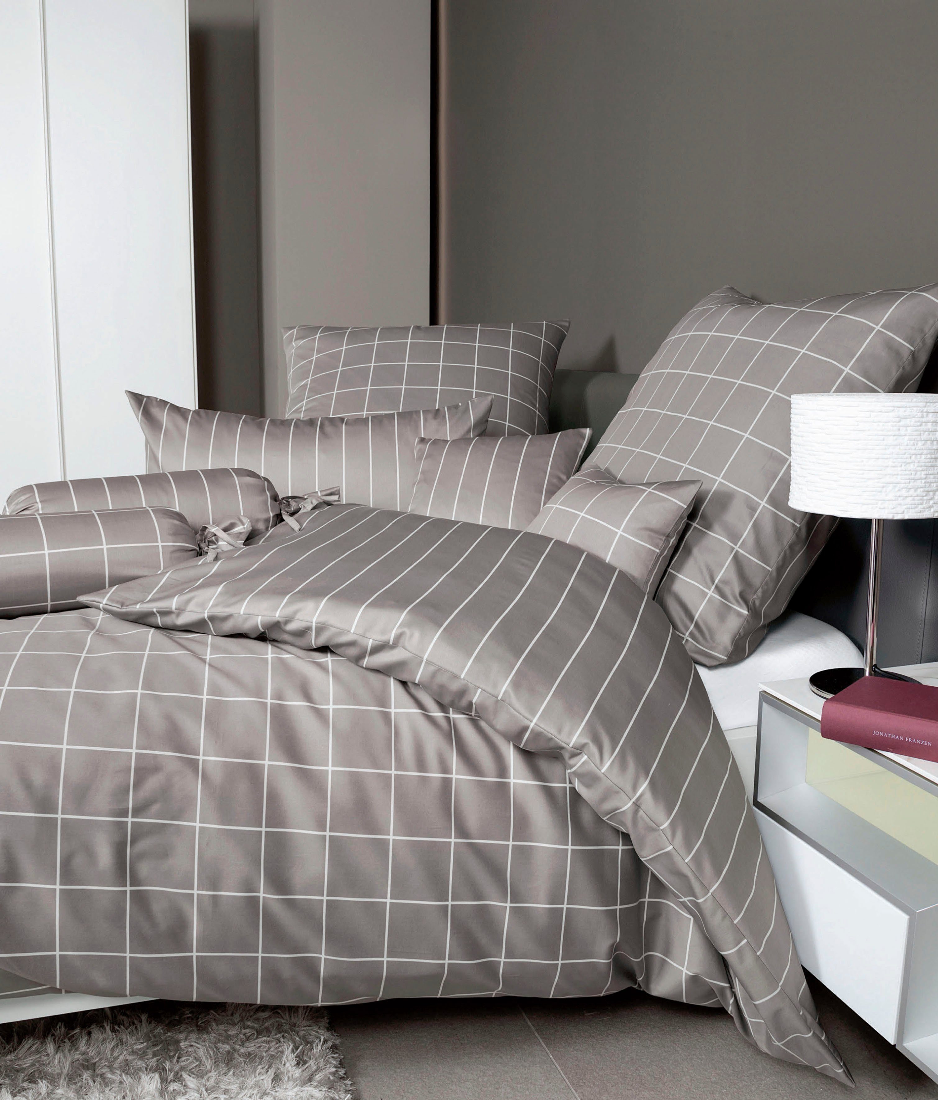 Janine Kissenbezug modernclassic 39025, Mako-Satin aus 100% Baumwolle, (1 Stück), mit Reißverschluss, in Gr. 40x80 oder 80x80 cm, mit Karos und Streifen