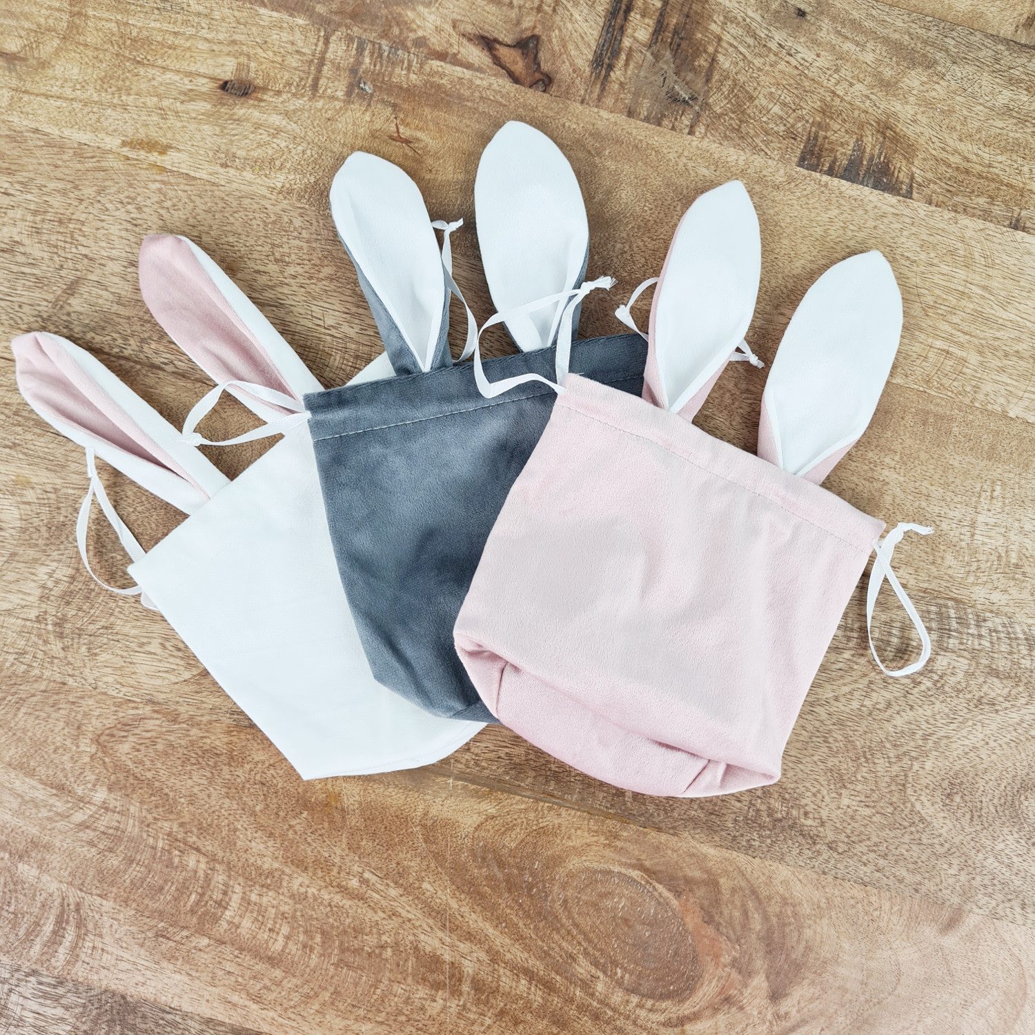 Macosa Home Osternest Oster-Geschenktasche Samt 3er Set Hasenohren Rosé. Weiß, Grau, Osterbeutel Geschenkbeutel Ostertasche