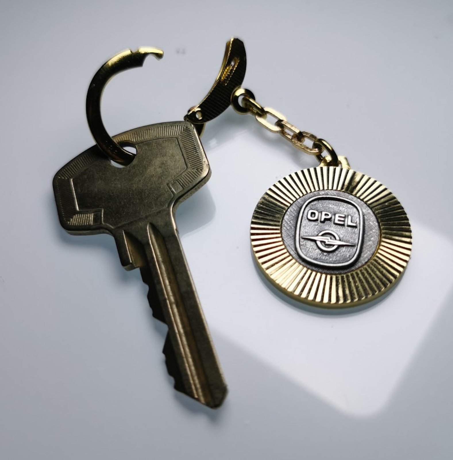 Emblem Lüfterrad aus Diamantschliff OPEL Schlüsselanhänger Metall 3D 1956 Relief HR Metall Anhänger Autocomfort