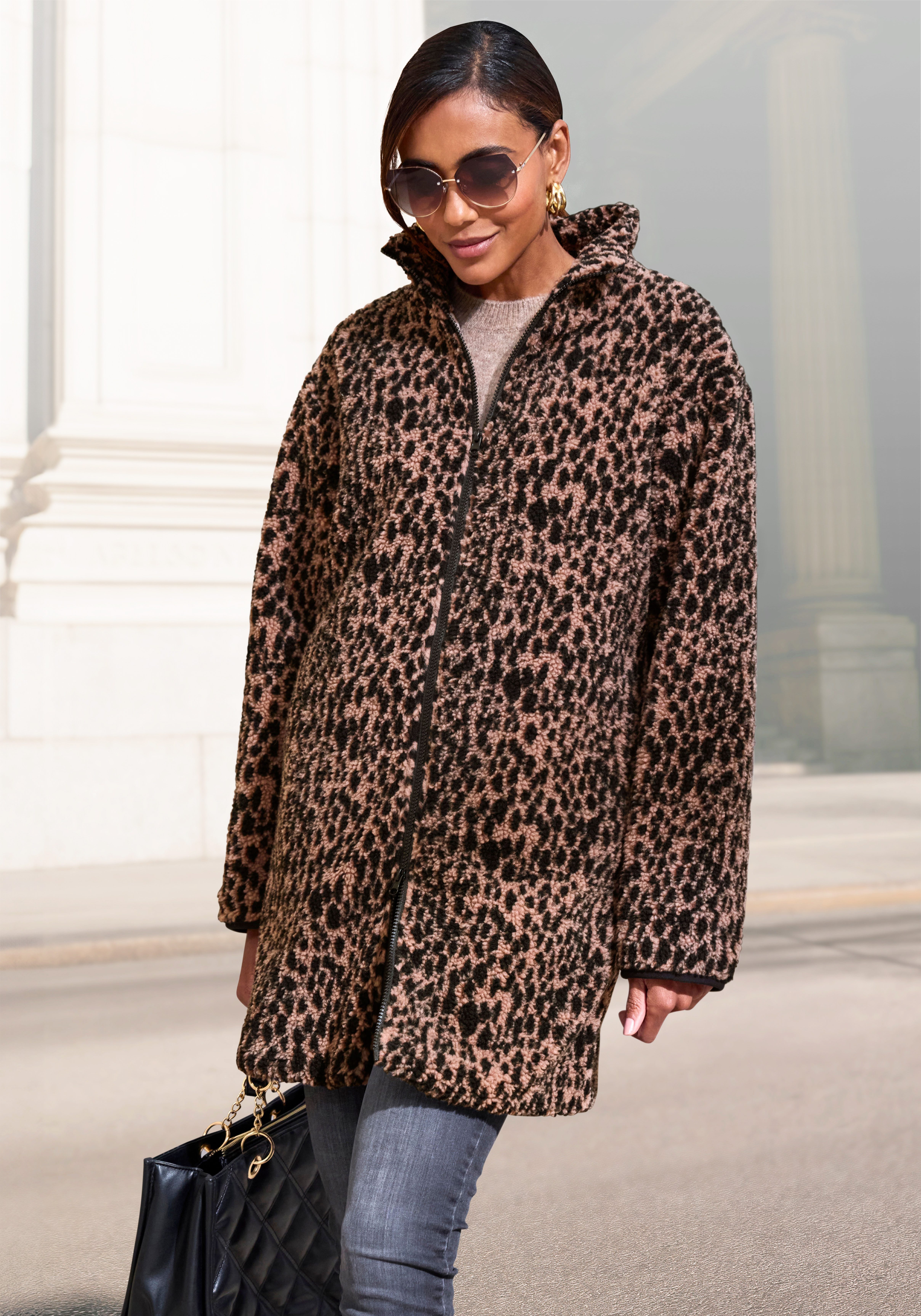 LASCANA Fleecejacke im Leomuster in weicher Fleece-Qualität