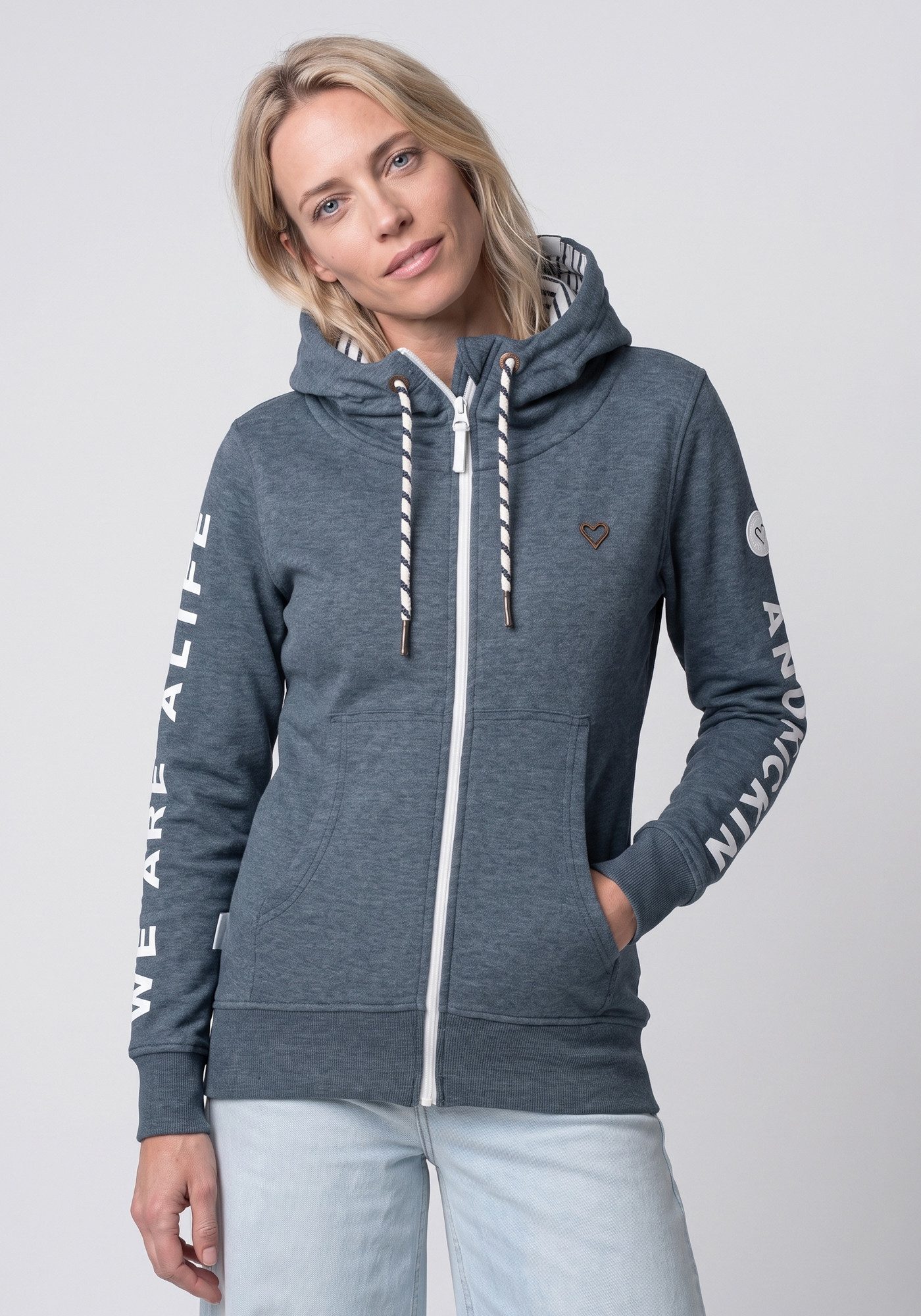 Alife & Kickin Sweatjacke JessyAK A leichte Kapuzensweatjackemit Logo-Schriftzug auf den Ärmeln