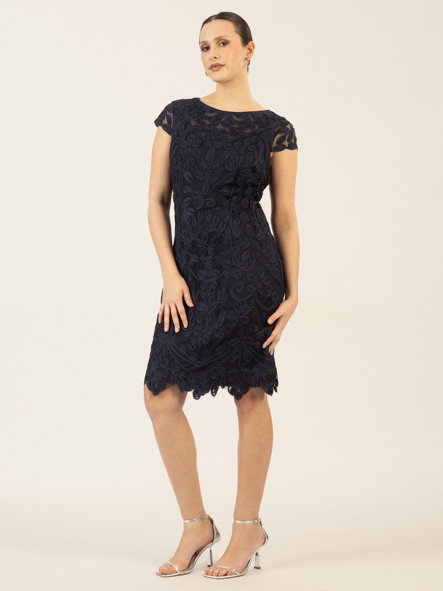 Apart Cocktailkleid aus aufwendig gestricktem Mesh, günstig online kaufen