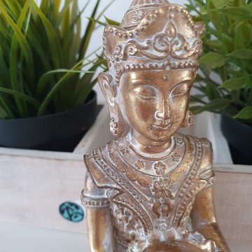 Aspinaworld Buddhafigur Sitzende Buddha Figur Gold als Teelichthalter 19 cm