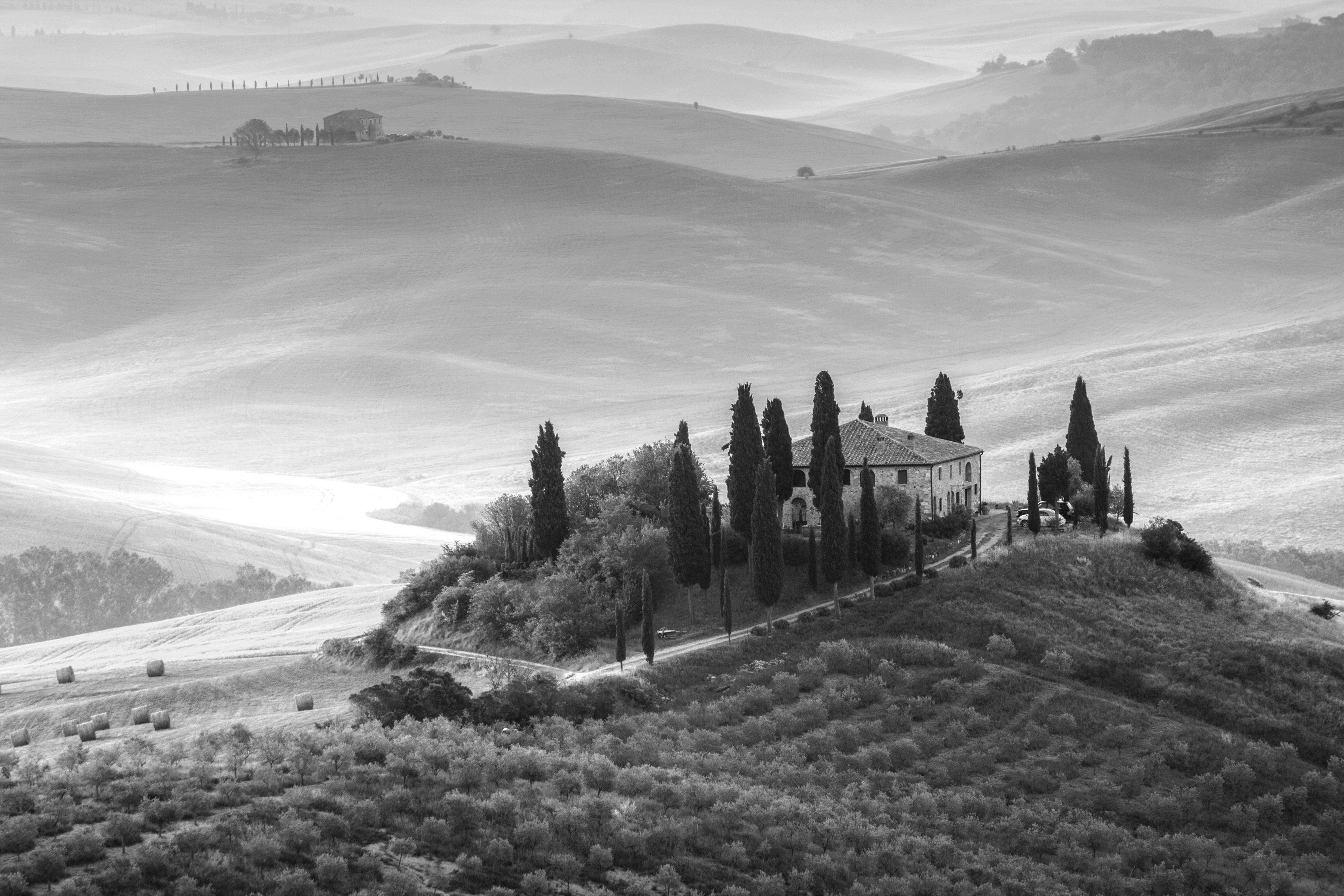 Papermoon Weiß Landschaft Fototapete Italien & Schwarz