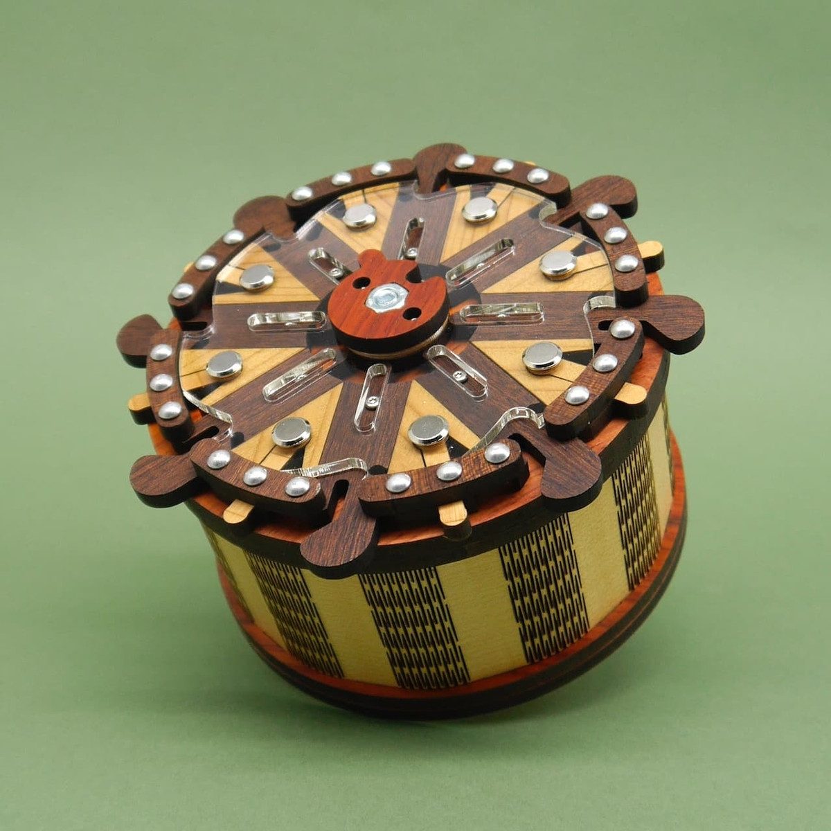 ROMBOL Denkspiele Spiel STEUERRADBOX - exclusive, schwierige Trickkiste, Geschenkbox, wiederverwendbar