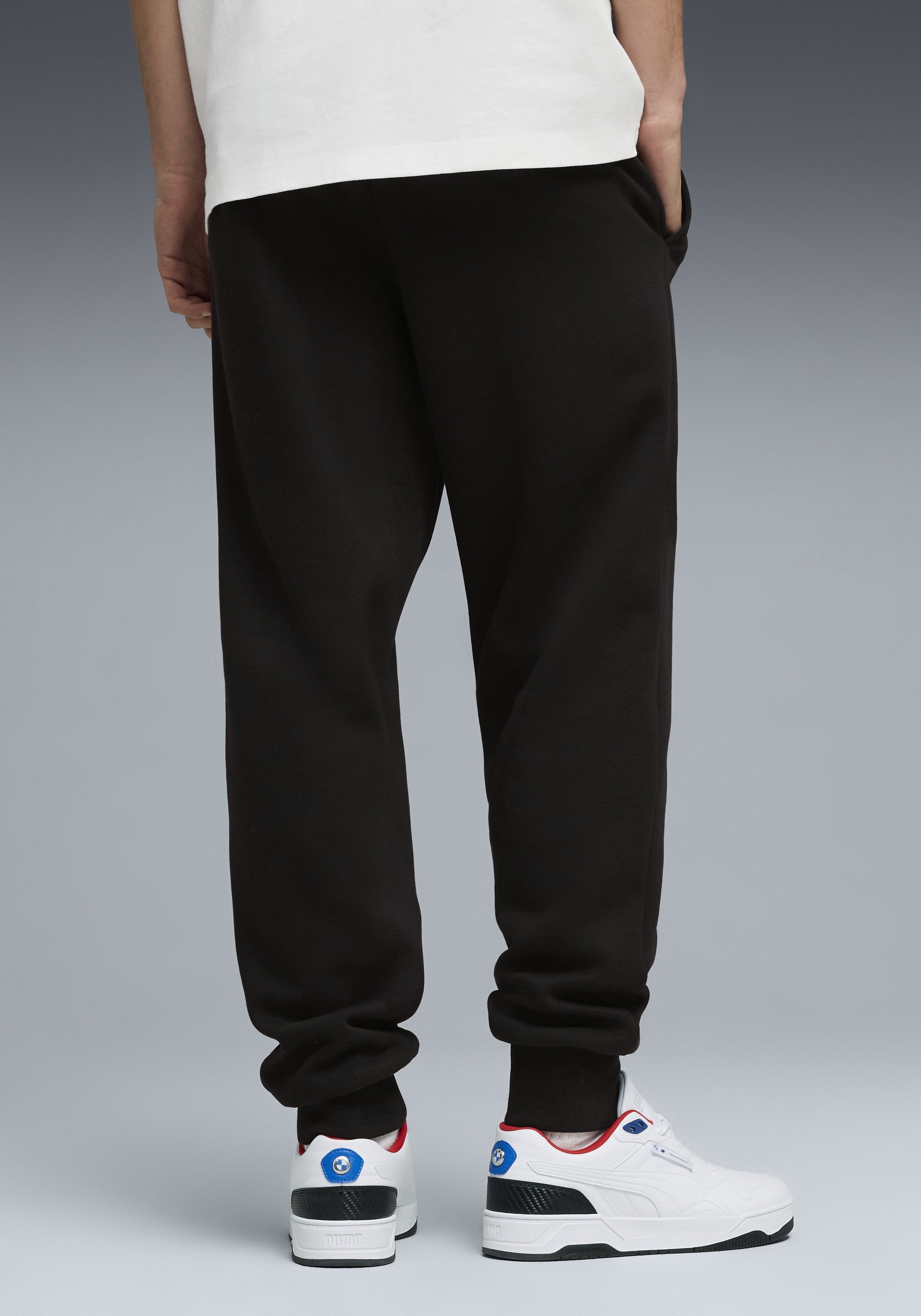 PUMA Trainingshose BMW MMS ESS PANTS FLEECE aus Baumwollmischung, mit Nahttaschen, regular fit, mit Logodruck