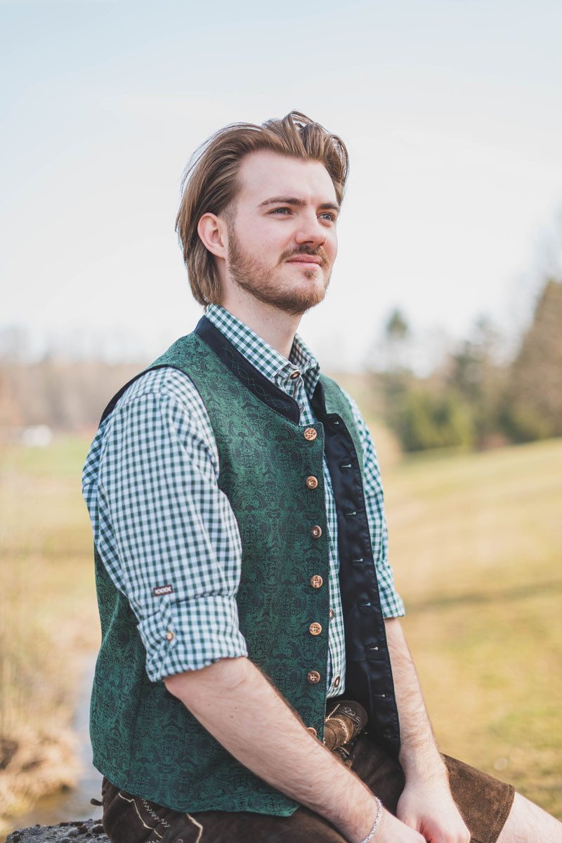 OS Trachten Trachtenweste Skisvy Gilet Weste mit hochgeschlossenem Stehkragen