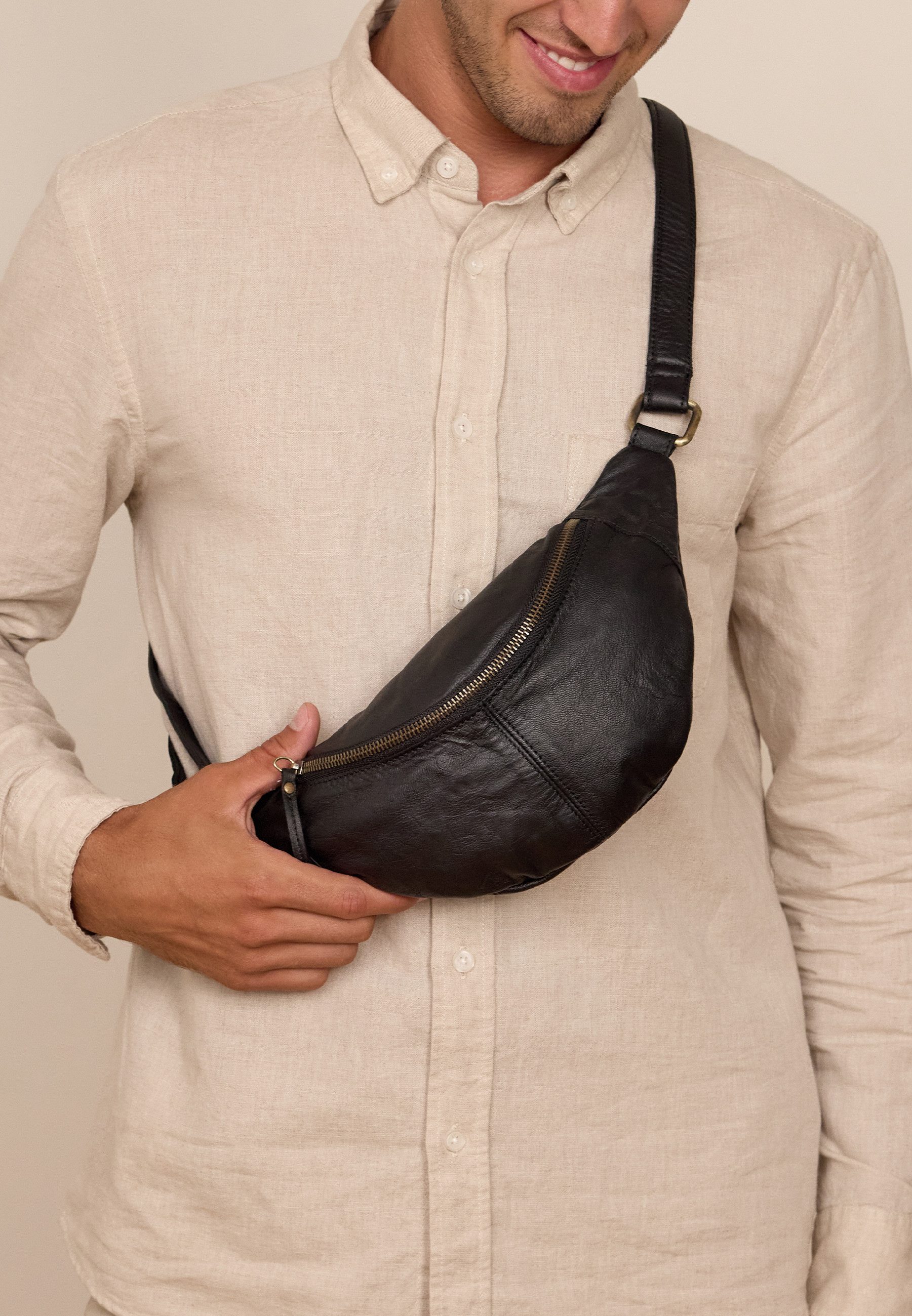 Gusti Leder Gürteltasche Gusti Leder Gürteltasche Cillian (1-tlg) – Bild 3 von 5