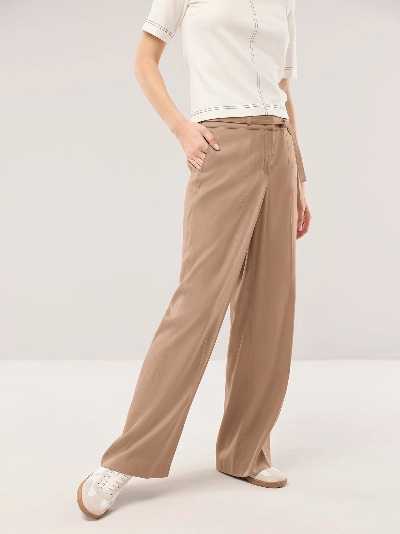 Walbusch Marlene-Hose Damen Marlene aus kühlendem Gewebe Regular Fit inklusive Gürtel Sommerhose Kurzgröße, Flex-Bund, Lyocell-Viskose, pflegeleicht