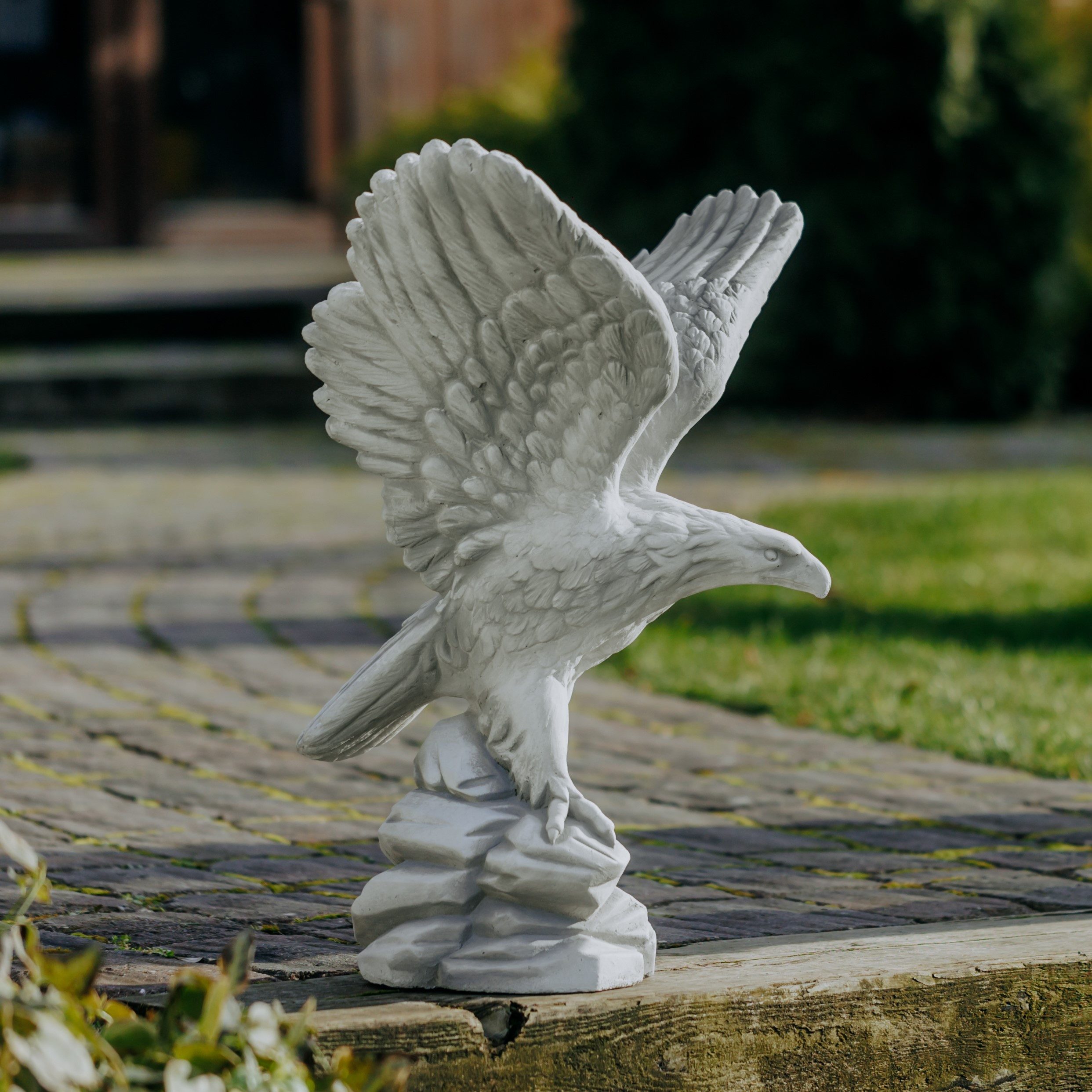 gartendekoparadies.de Gartenfigur Adler Steinadler Links, Steinfigur, H. 55 cm, 25 kg, Frostsicher