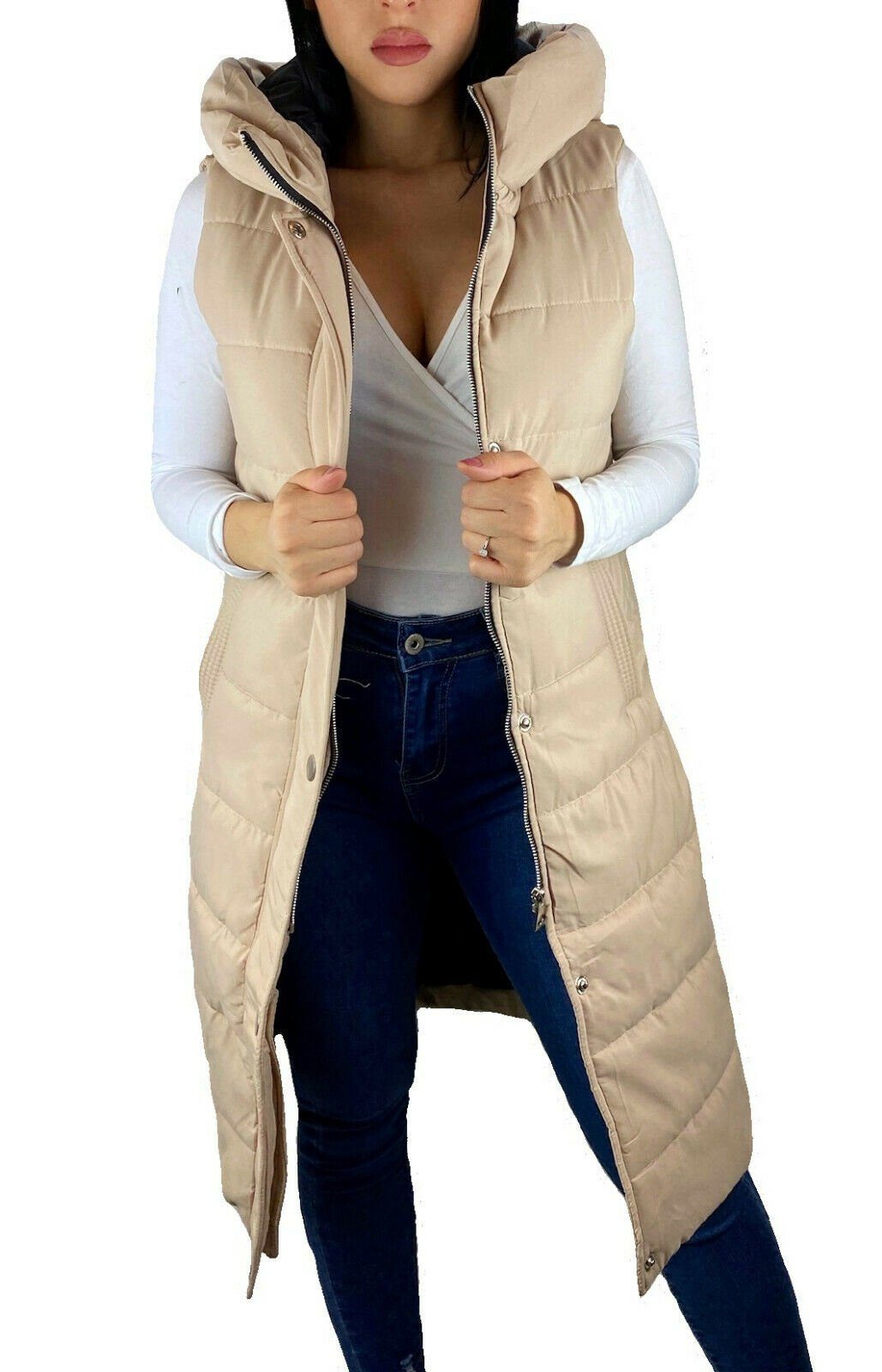 Worldclassca Longweste Worldclassca DAMEN STEPPWESTE LANG MIT KAPUZE WESTE ÄRMELLOS OUTDOOR ÜBERGANGSJACKE GESTEPPT WARM JACKE NEU S-3XL (1-tlg) Kapuze Beige