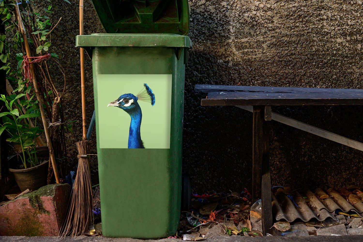 Container, Mülltonne, - Federn St), - Vogel Pfau Sticker, (1 MuchoWow Mülleimer-aufkleber, Abfalbehälter Wandsticker