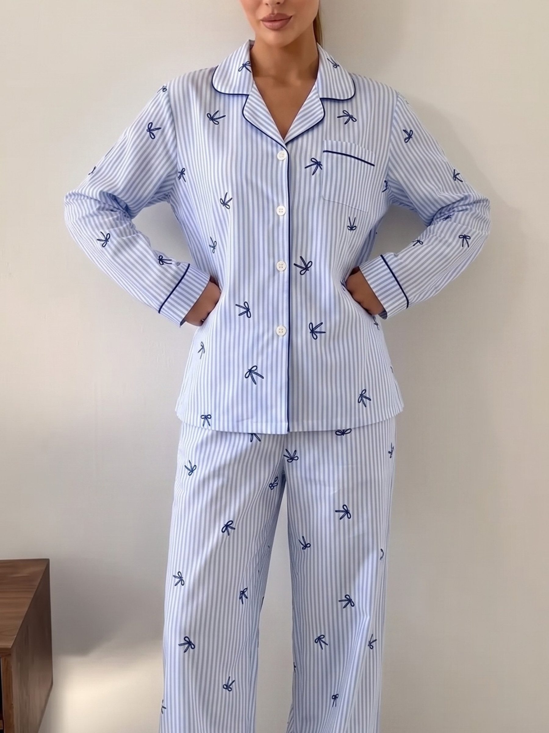 Elegant Love Pyjama Damen-Nachtwäsche – Hausanzug und Schlafanzug mit Reverskragen (Set, 2 tlg., Langarmoberteil und lange Schlafhose) Gestreifte Loungewear – bequemes Homewear-Set mit Brusttasche