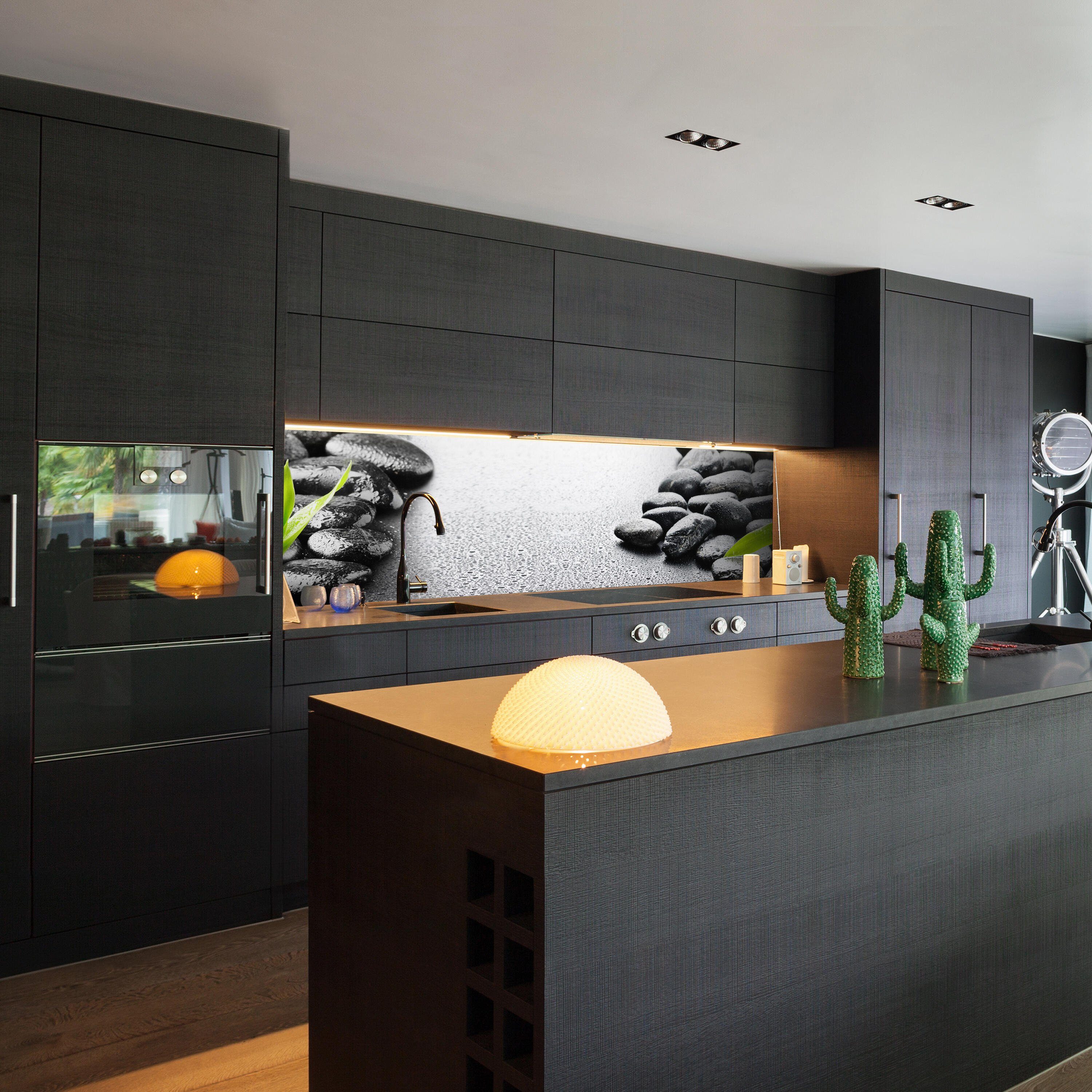 Nischenrückwand Größen Küchenrückwand wandmotiv24 Hartschaum (1-tlg), Steine schwarz grün Tropfen Bambus in versch. Premium Wasse,