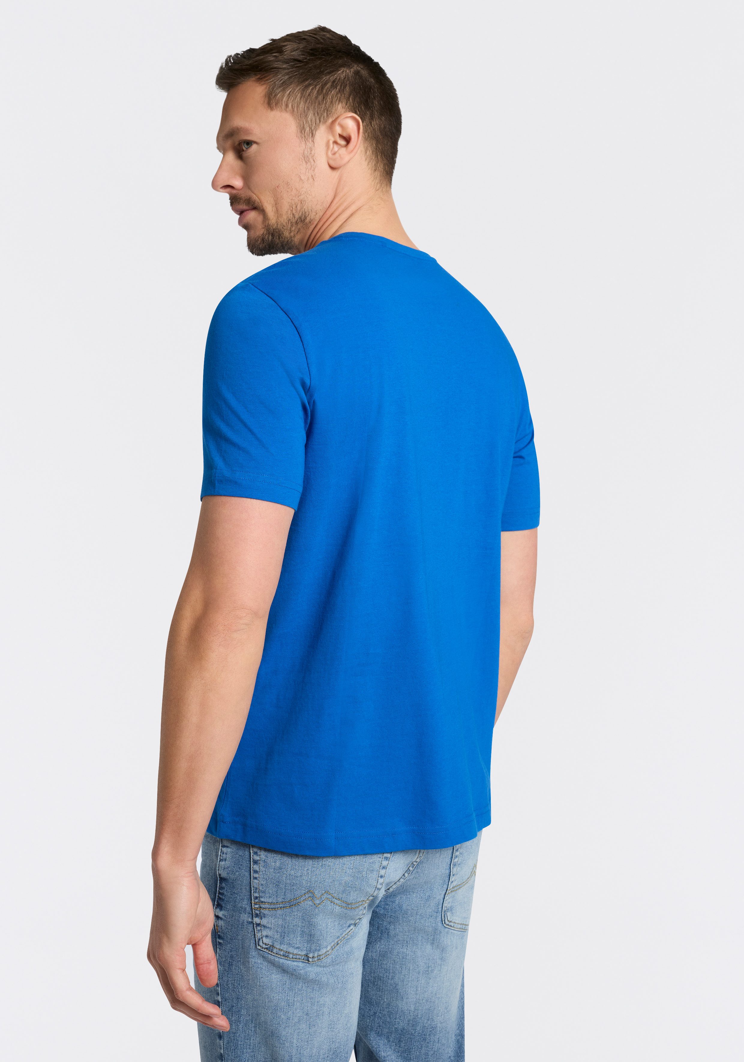 MUSTANG Rundhalsshirt Alex Logo Brust normale Passform, Kurzarm-Design, lässiger Stil