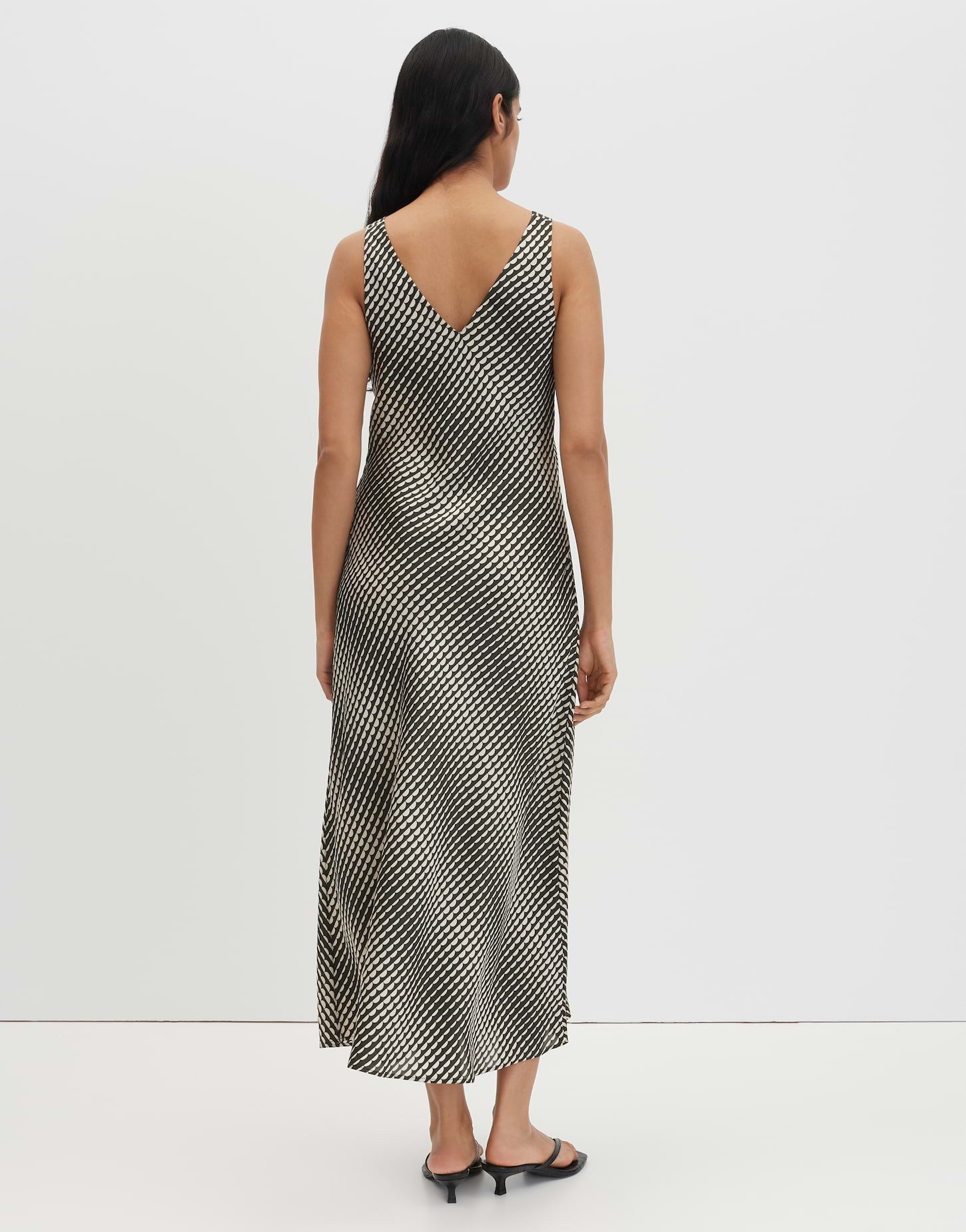 someday Midikleid Qova wave aus Satin mit Schimmer Schimmernd mit Allover-Print für elegante Looks