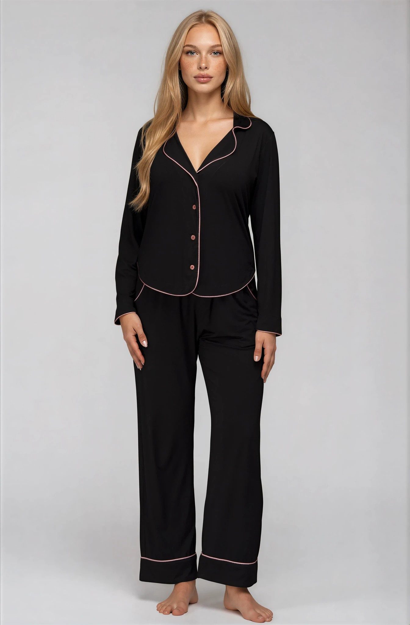 Mademoiselle Sommeil Pyjama Damen Schlafanzug Set aus schwarzer EcoVero™ Viskose Langarm-Hemd, Knopfleiste & Hose, roséfarbene Paspel, Made in Polen