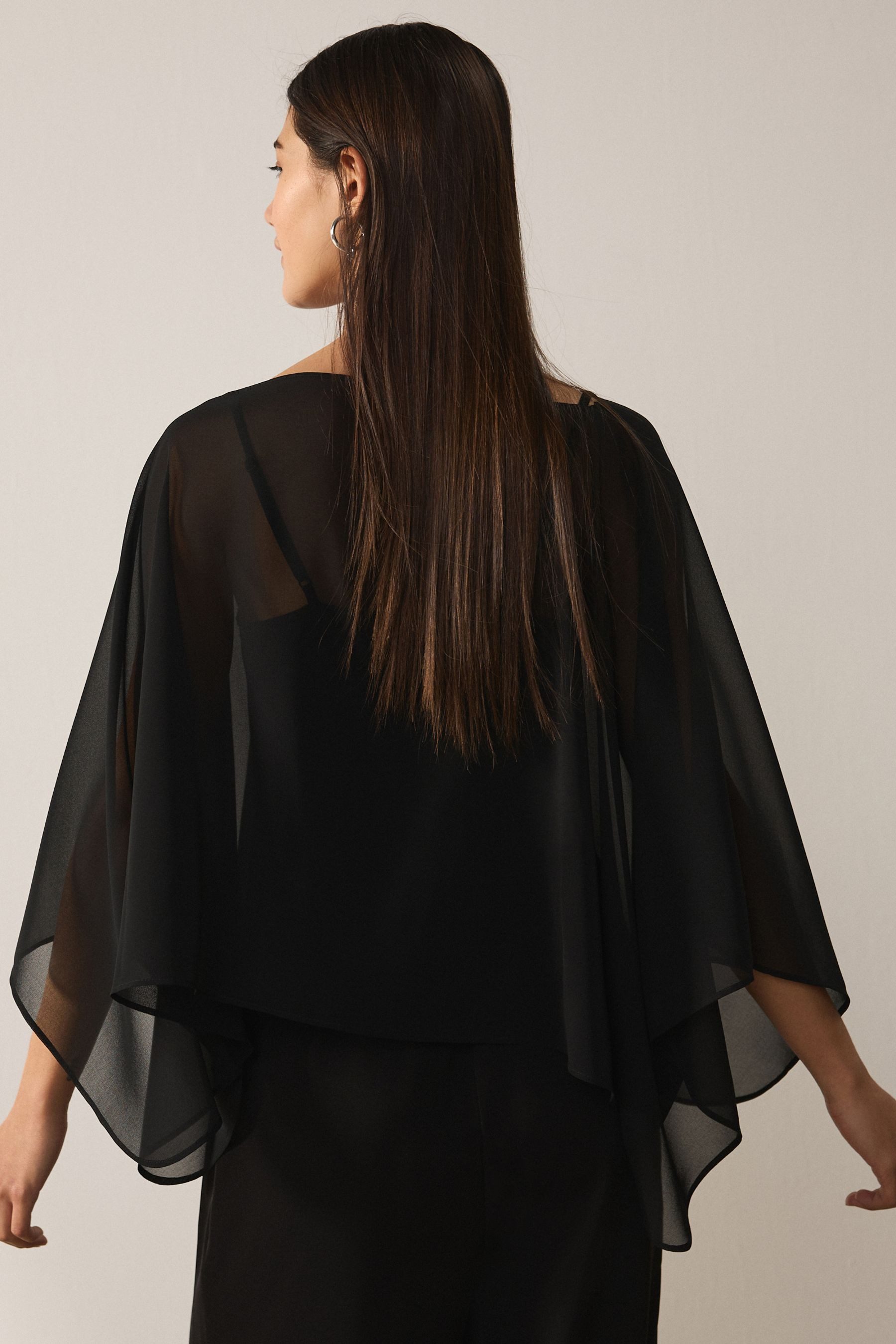 Next Blusenshirt Oberteil mit transparenter Lage und Cape-Ärmeln (2-tlg) günstig online kaufen