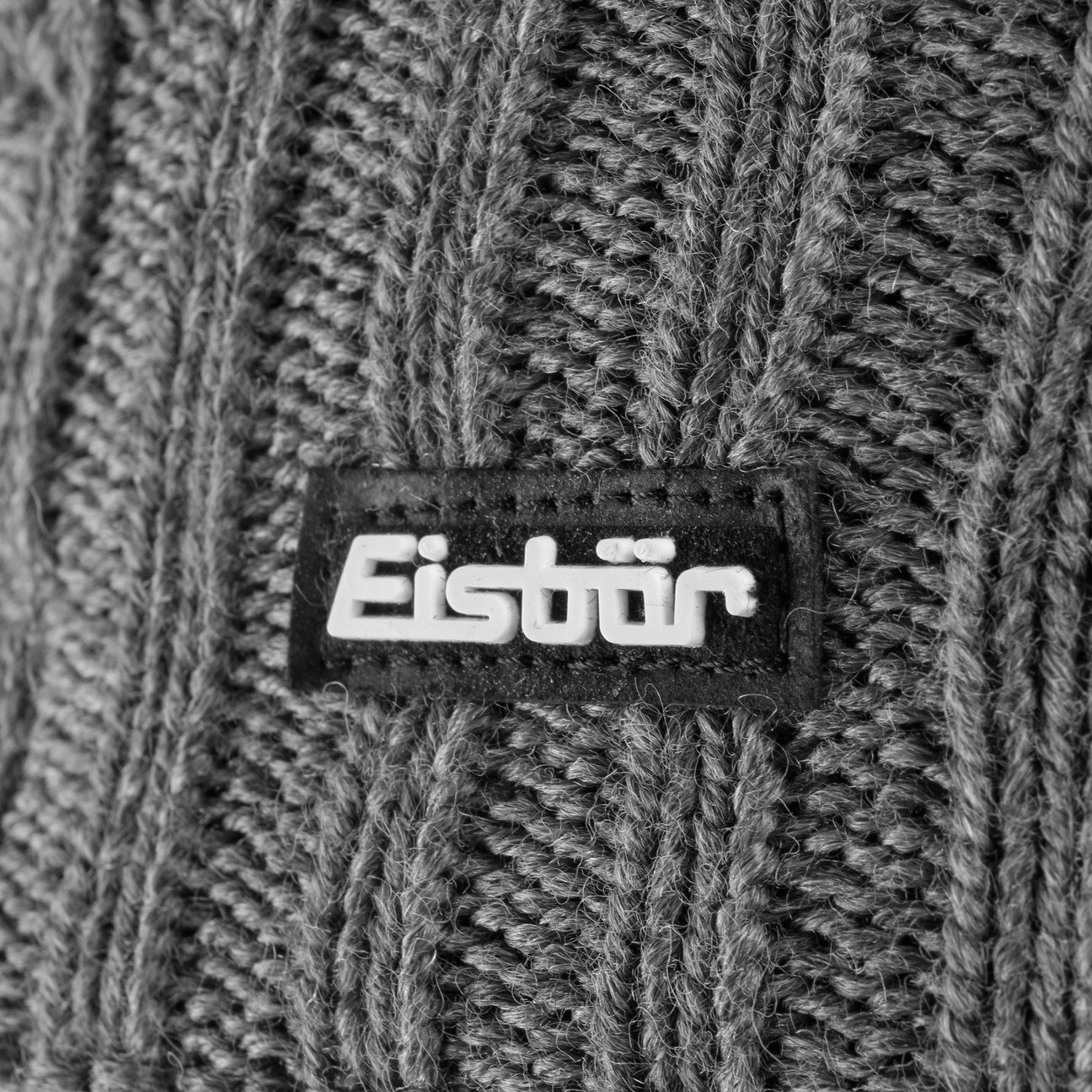 grau (1-St) the Strickcap in Made Eisbär mit EU Schirm, Strickmütze