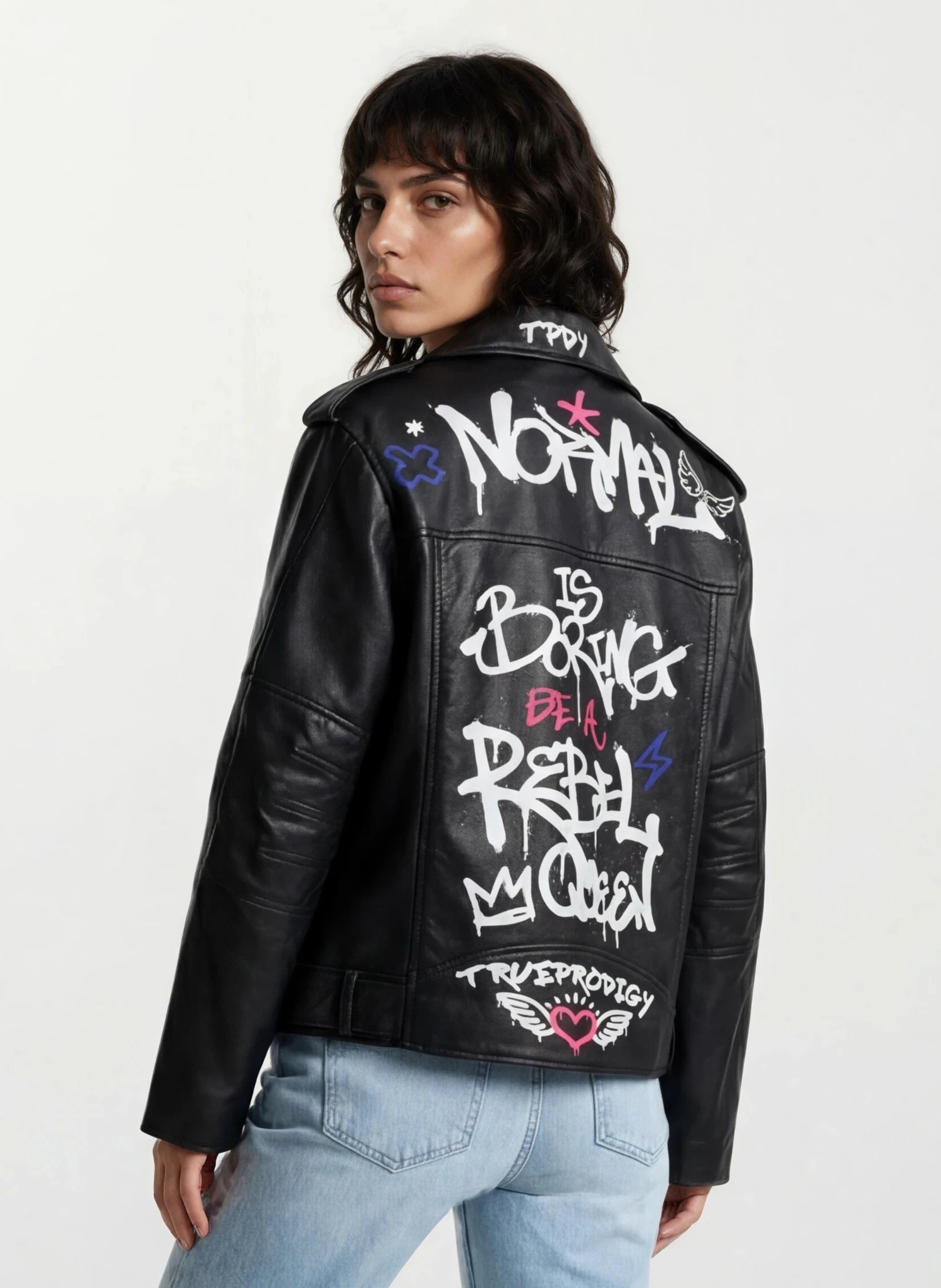 trueprodigy Lederjacke Anya Graffitiprint,asymmetrischer Reißverschluss und Reverskragen