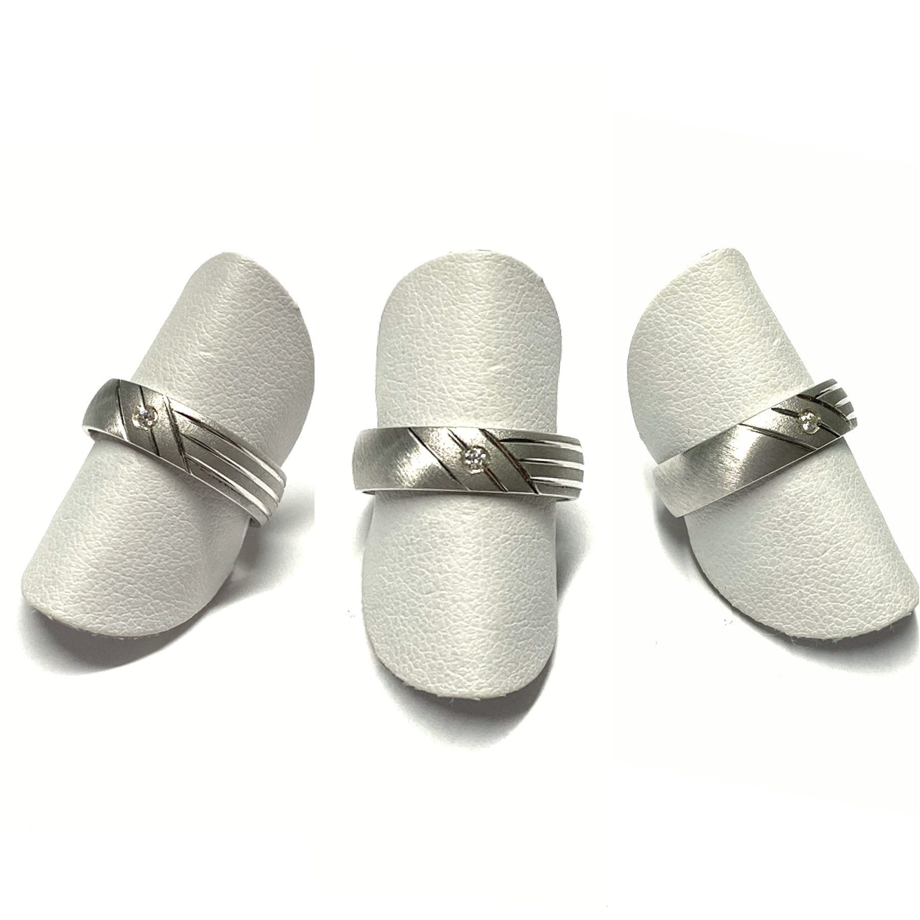 Edelschmiede925 Silberring Ring 925 Silber rhodiniert Zirkonia matt gemustert Bandring #52