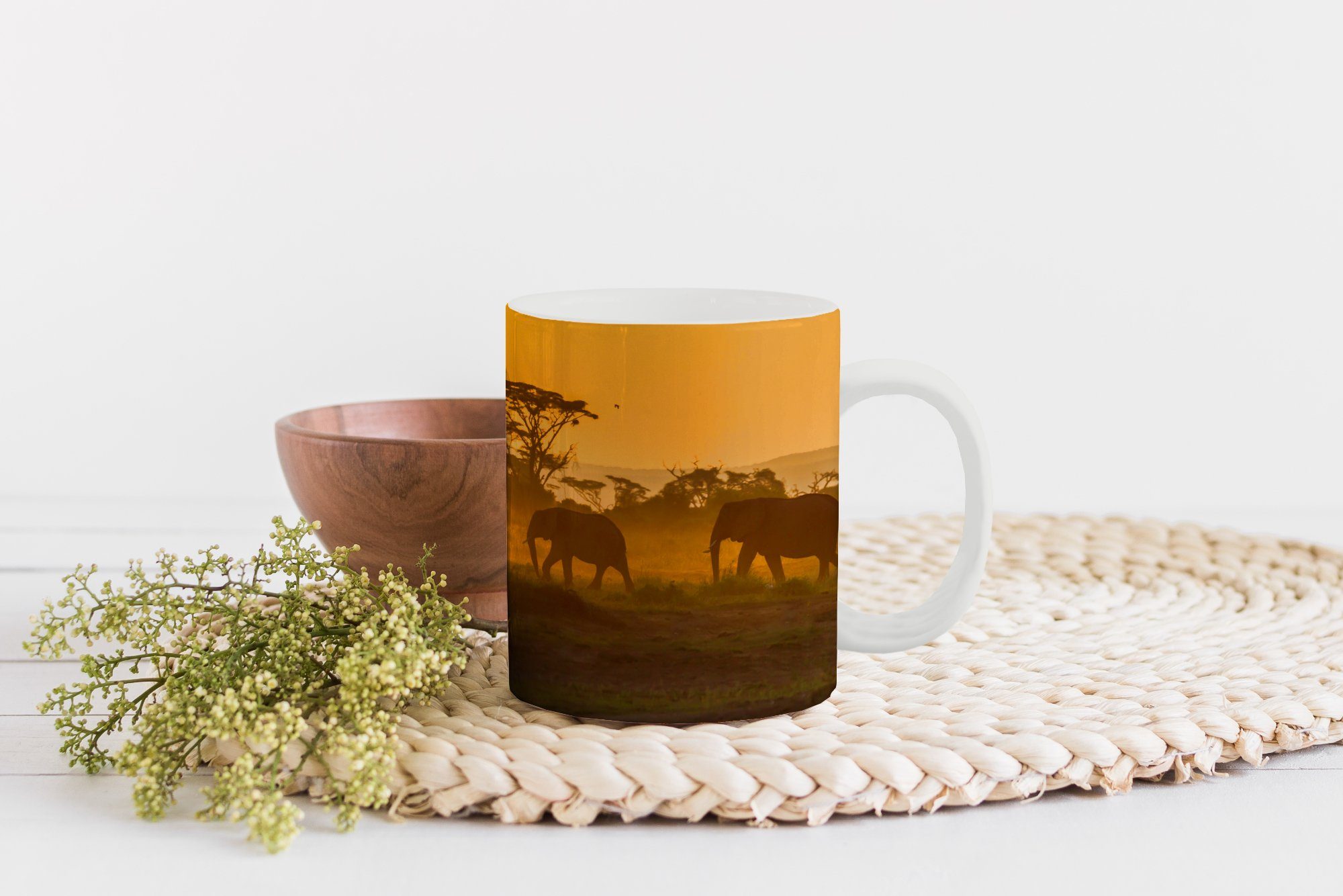 Becher, Keramik, Teetasse, Sonnenaufgang, MuchoWow Kaffeetassen, Tasse Teetasse, Elefantenherde Geschenk bei